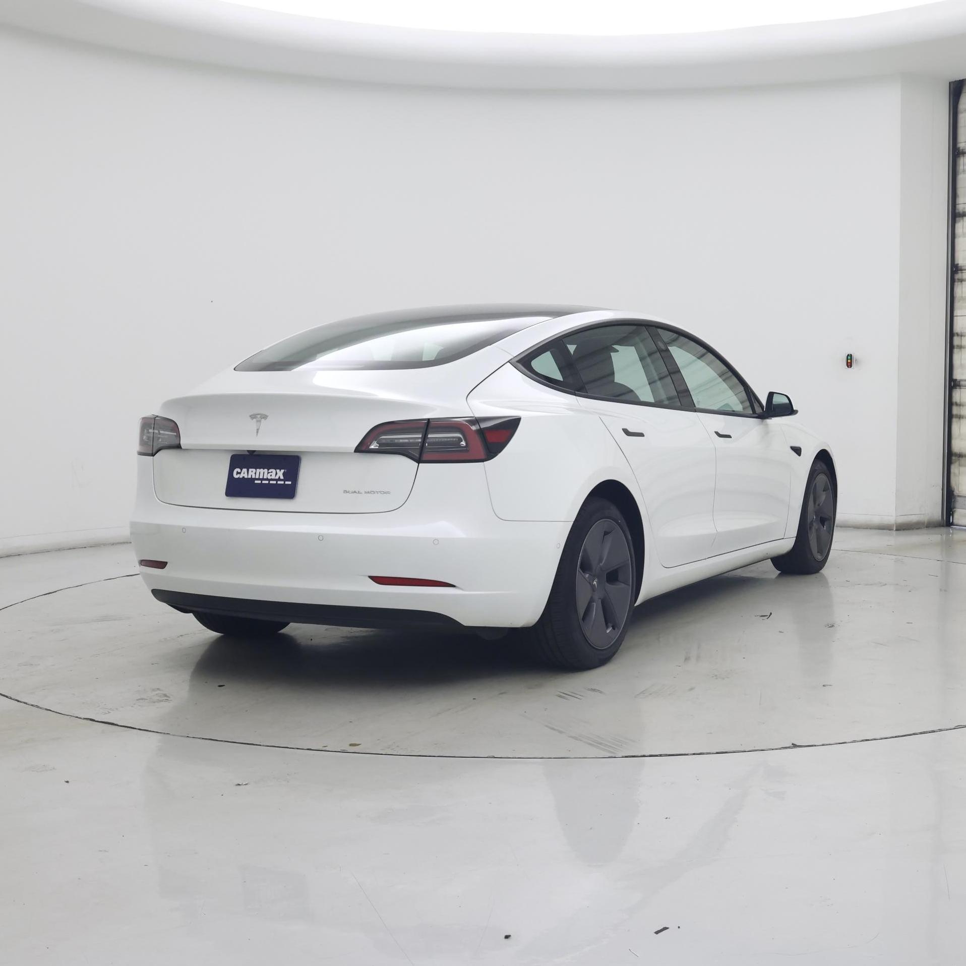 Thumbnail: 2022 Tesla Model 3 - 8