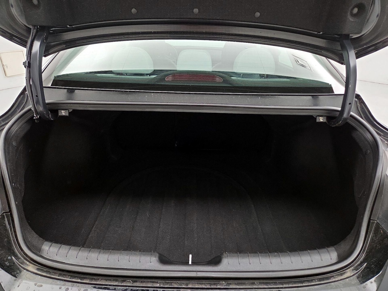 2025 Hyundai Elantra Limited - Photo 23
