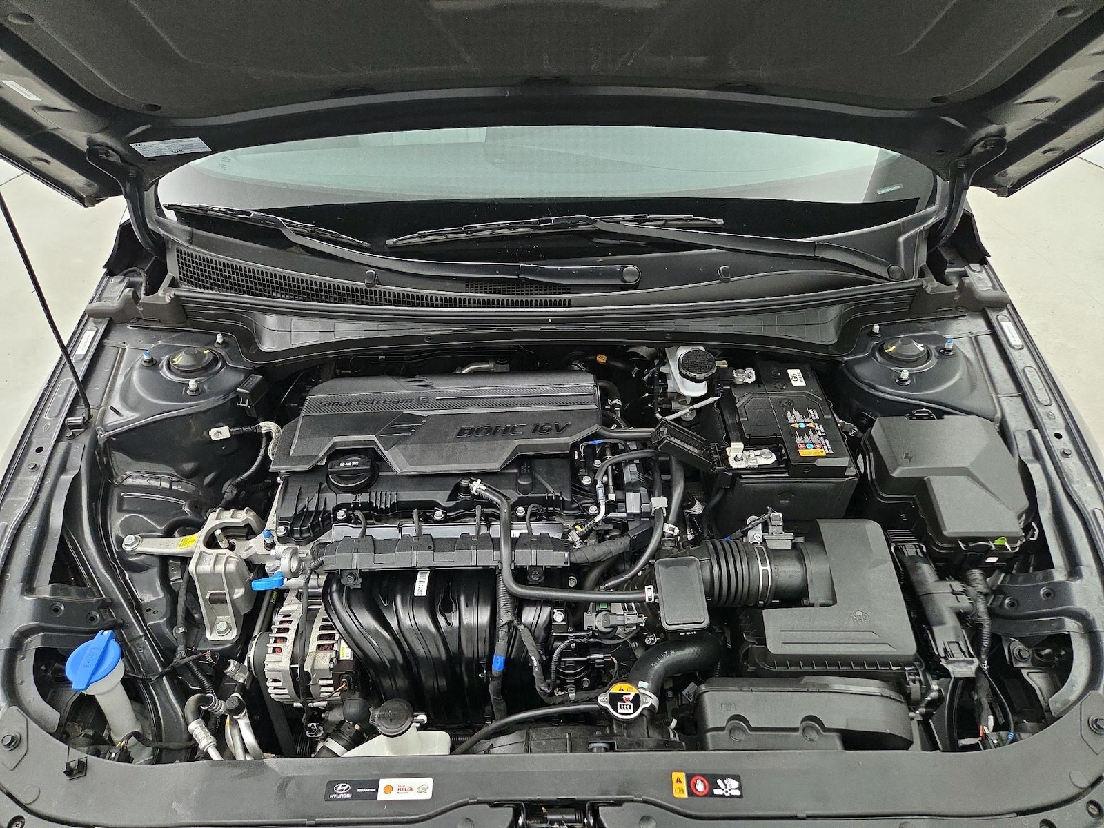 2025 Hyundai Elantra Limited - Photo 24