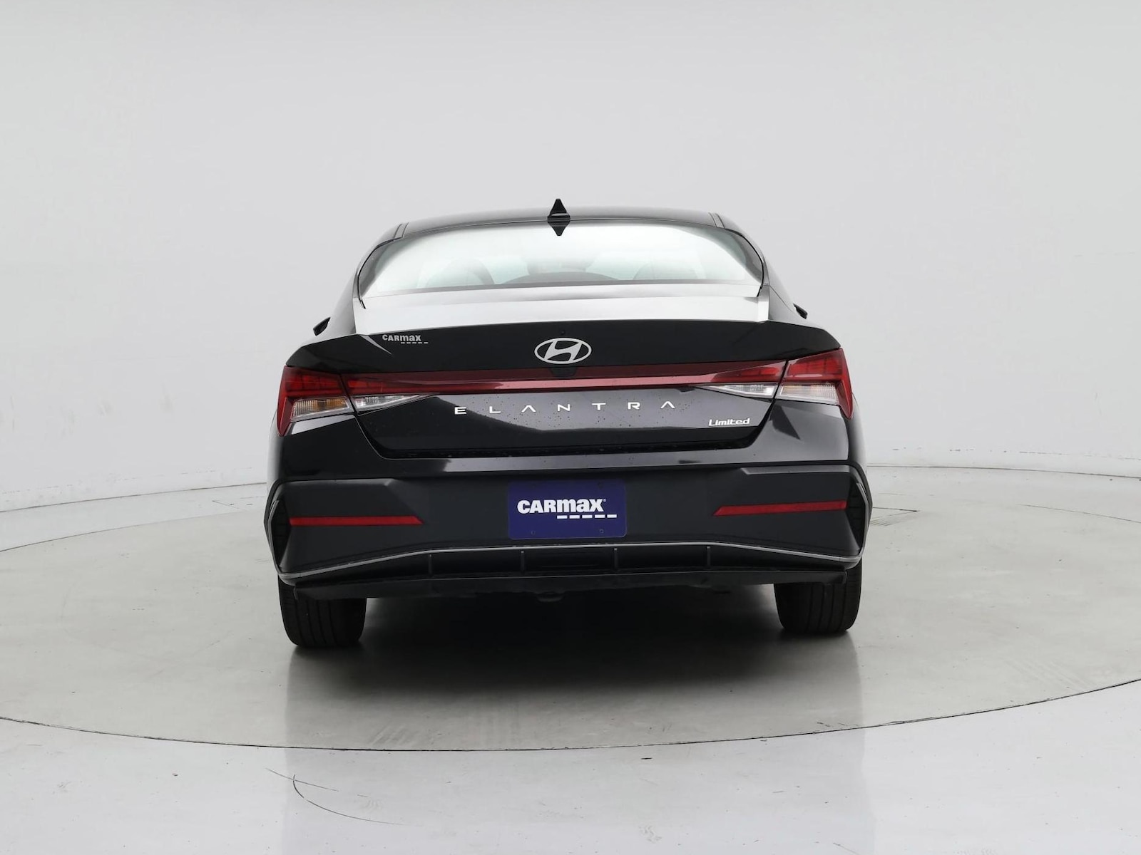 2025 Hyundai Elantra Limited - Photo 7