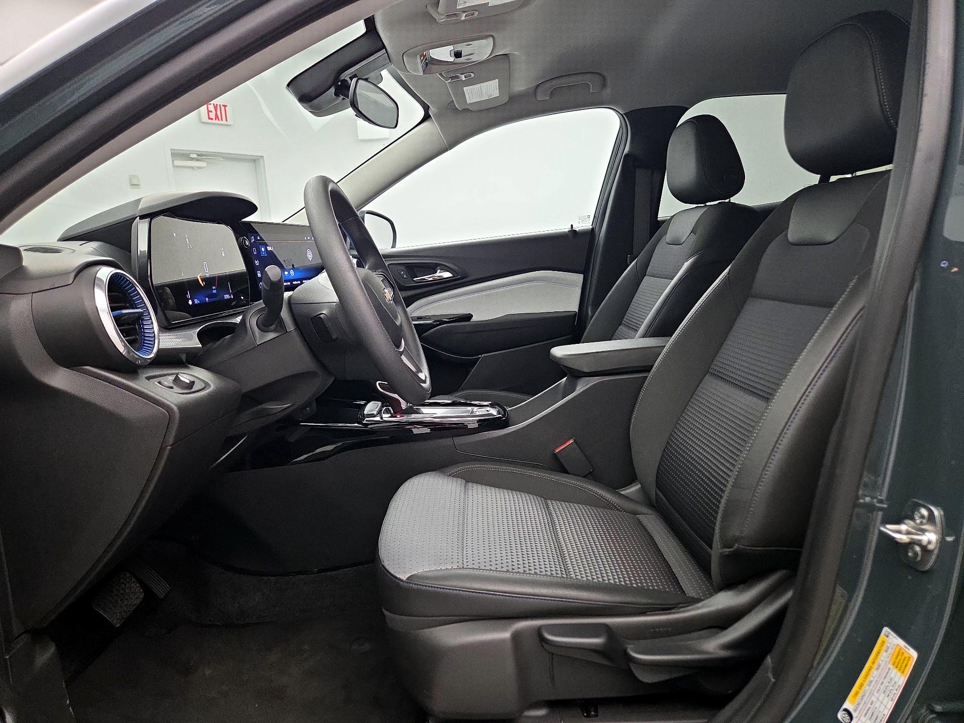 Thumbnail: 2025 Chevrolet Trax - 11