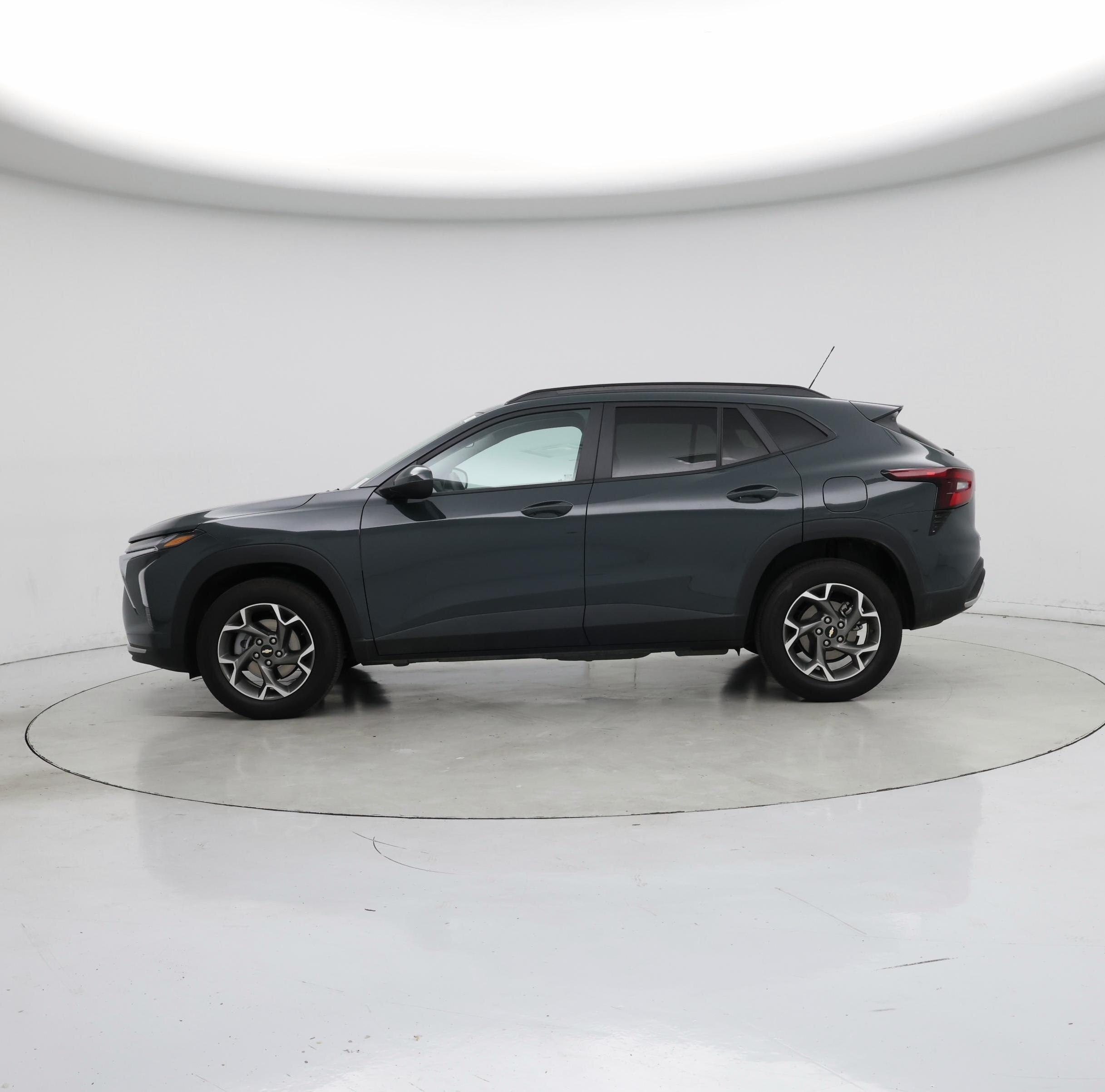 Thumbnail: 2025 Chevrolet Trax - 3