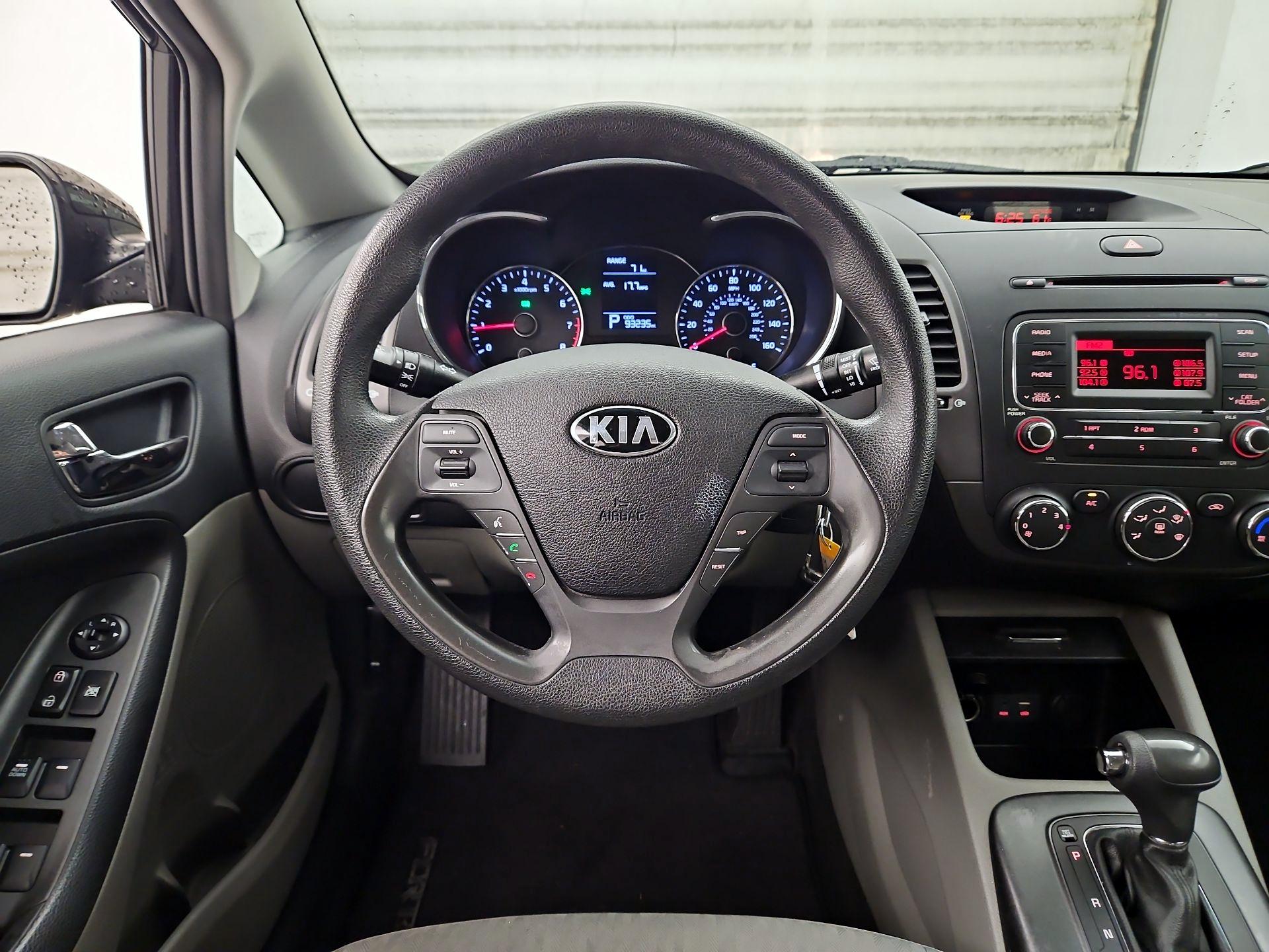 Thumbnail: 2016 Kia Forte - 10