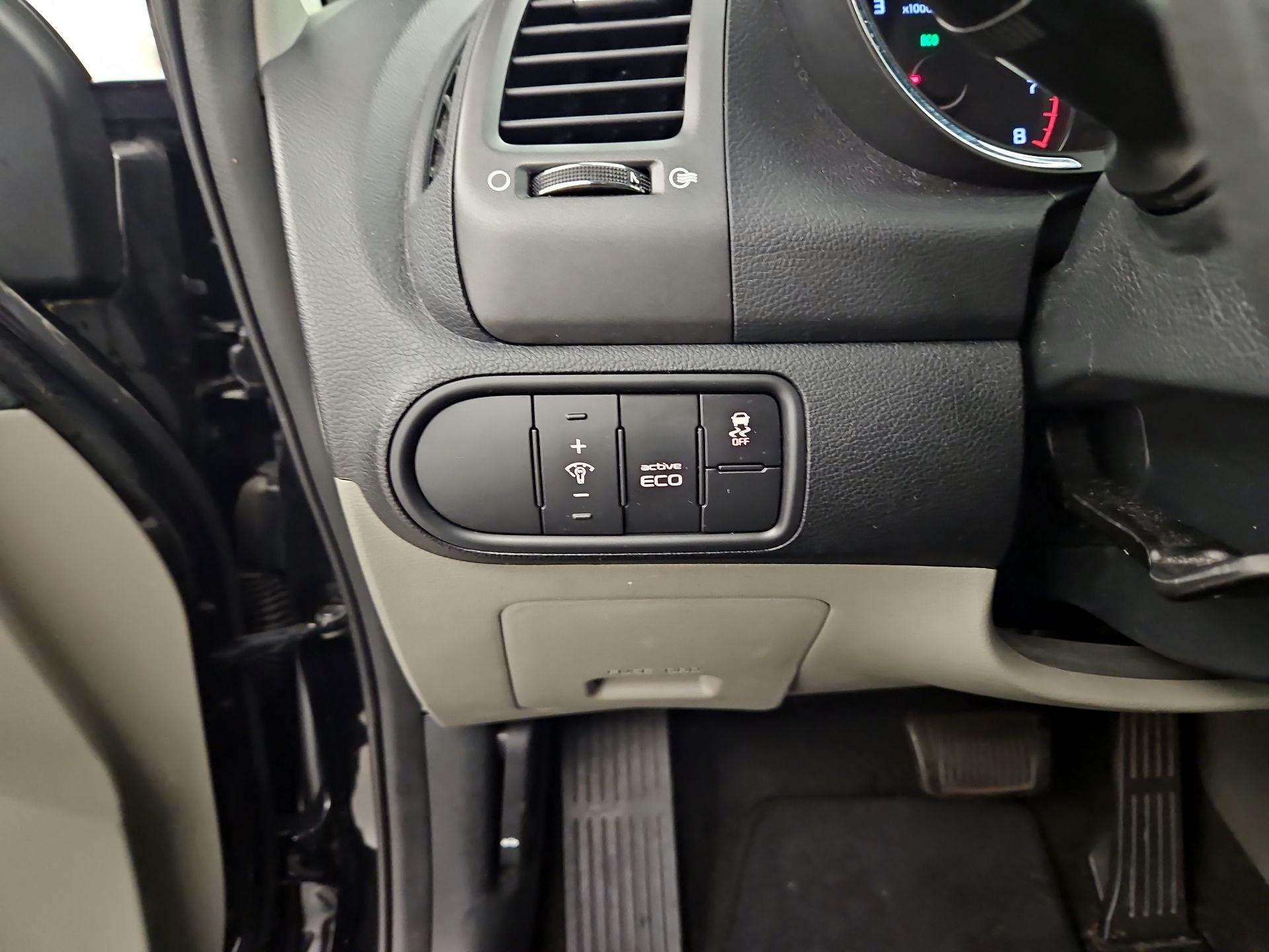 Thumbnail: 2016 Kia Forte - 13