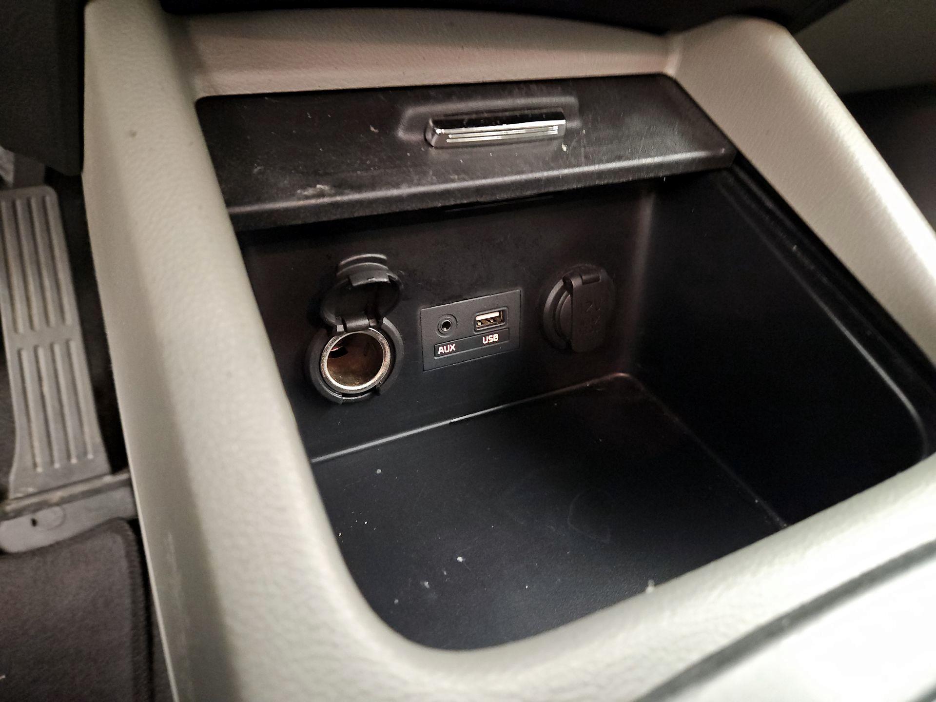Thumbnail: 2016 Kia Forte - 17