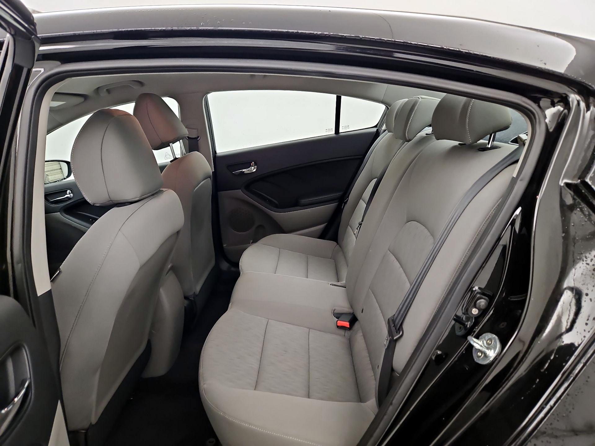 Thumbnail: 2016 Kia Forte - 18