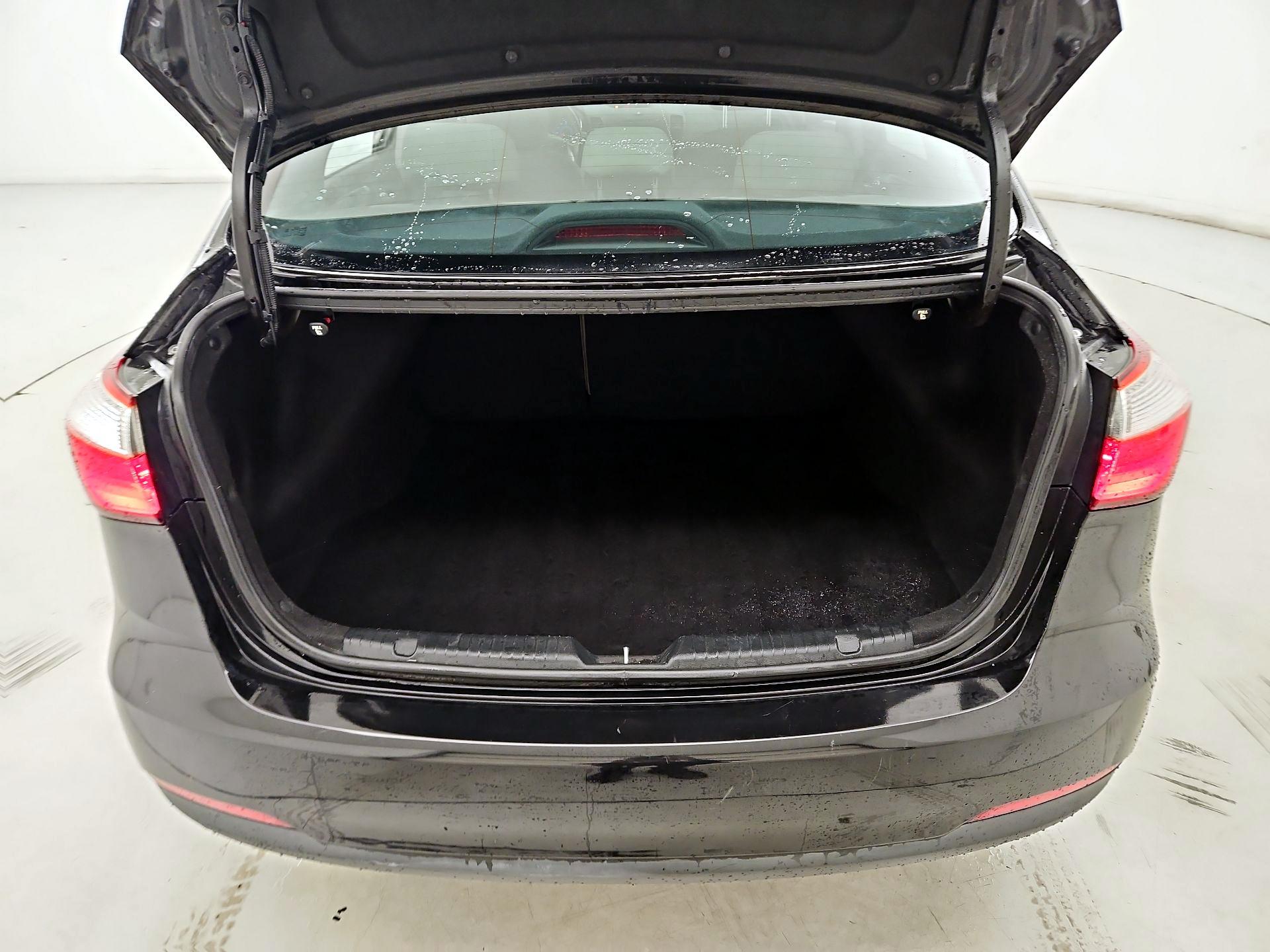 Thumbnail: 2016 Kia Forte - 19