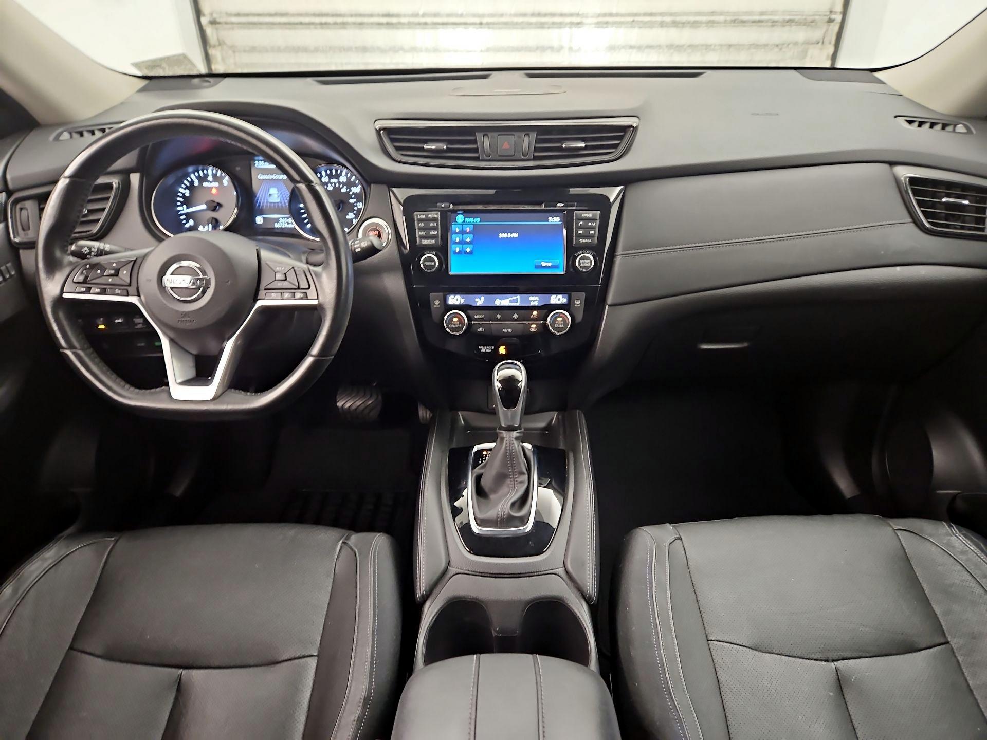 Thumbnail: 2017 Nissan Rogue - 9