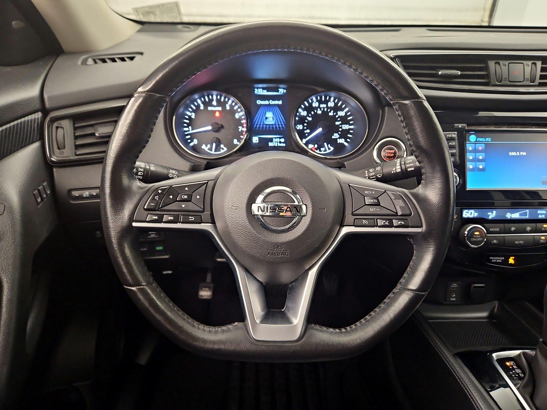 Thumbnail: 2017 Nissan Rogue - 10