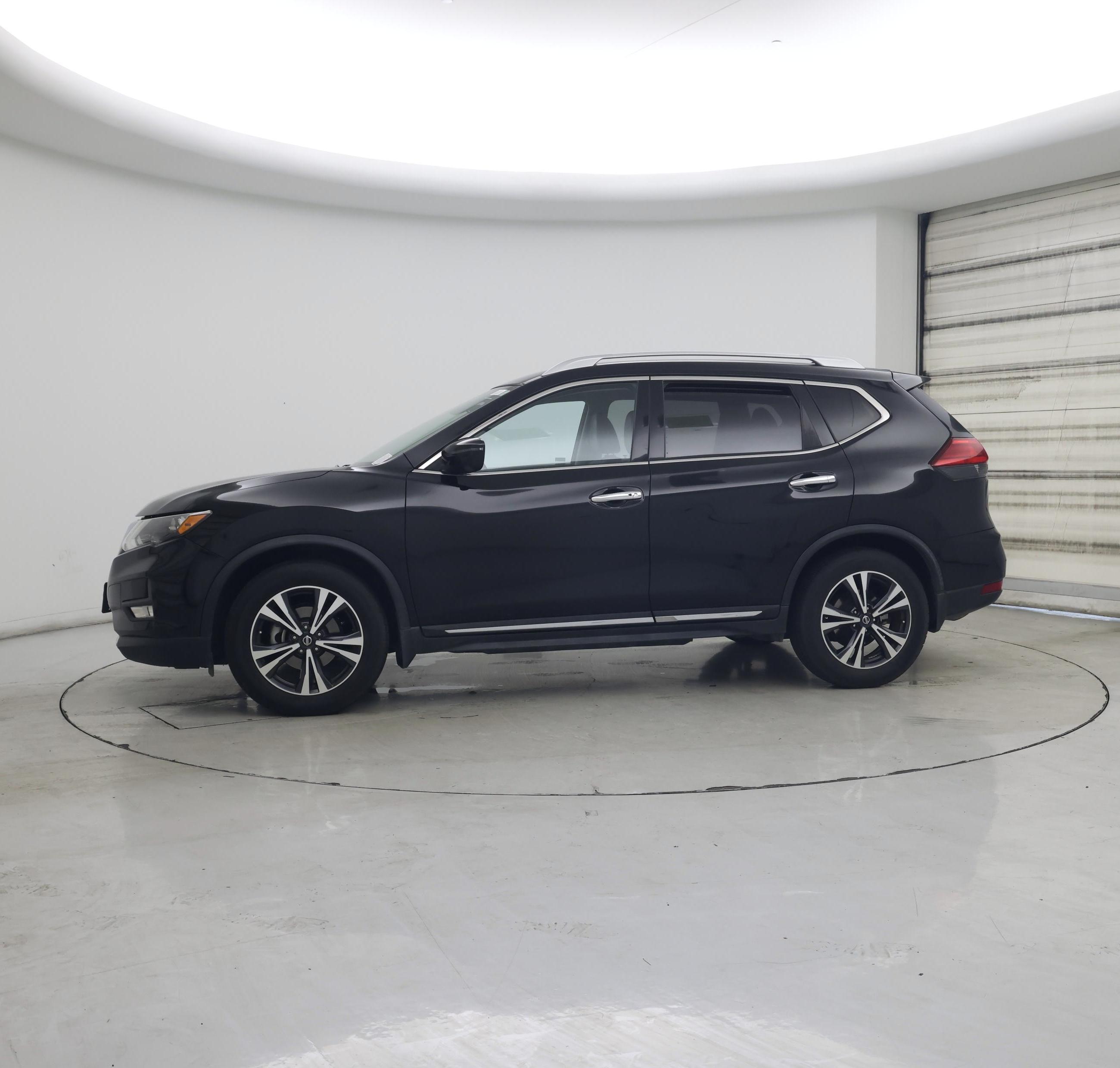 Thumbnail: 2017 Nissan Rogue - 3