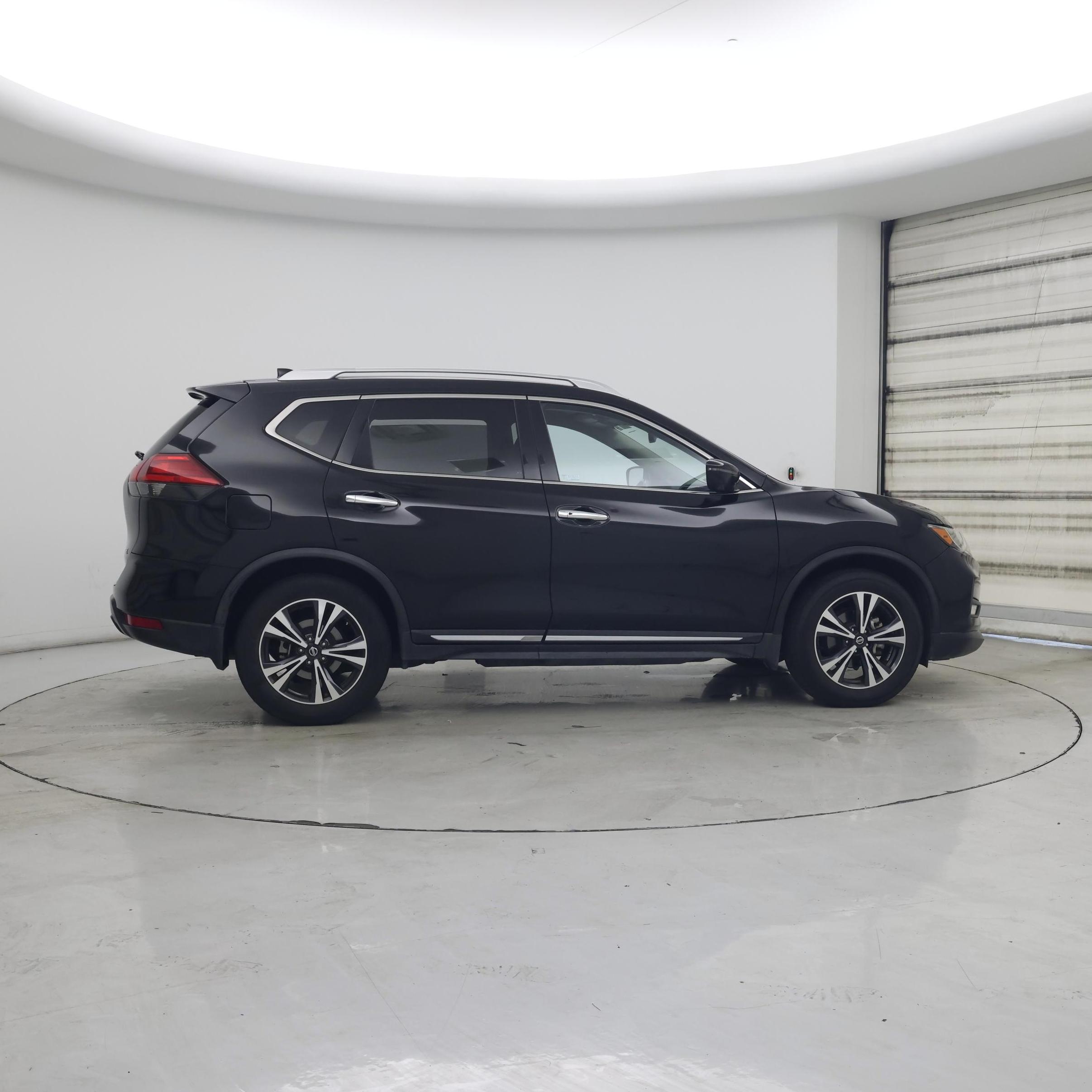 Thumbnail: 2017 Nissan Rogue - 7