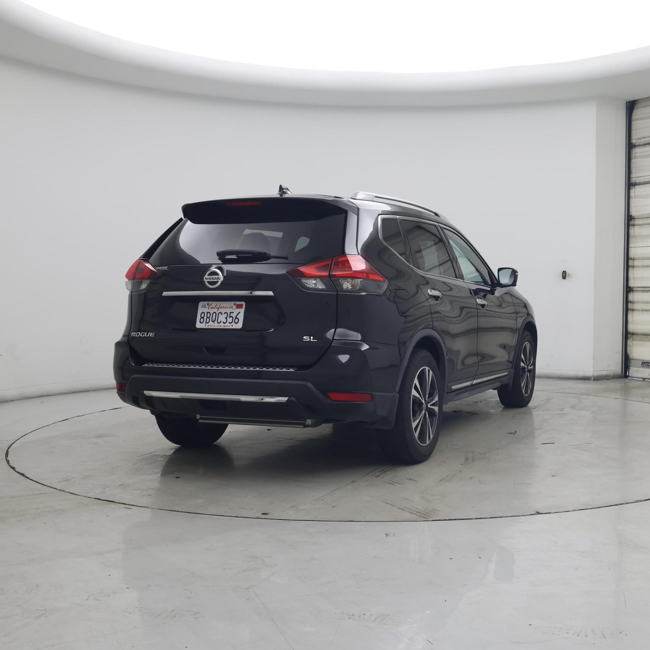Thumbnail: 2017 Nissan Rogue - 8