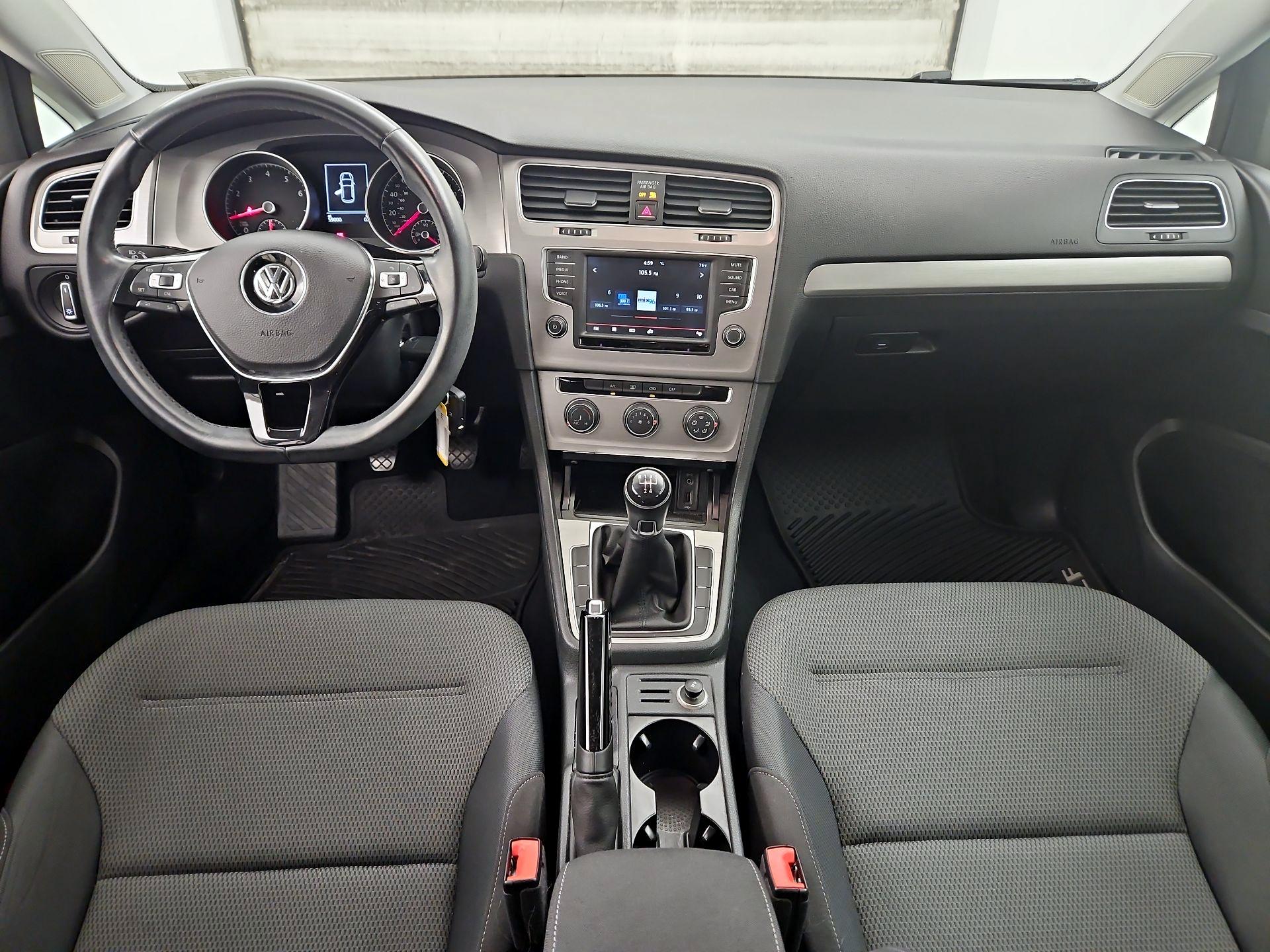 Thumbnail: 2016 Volkswagen Golf - 9
