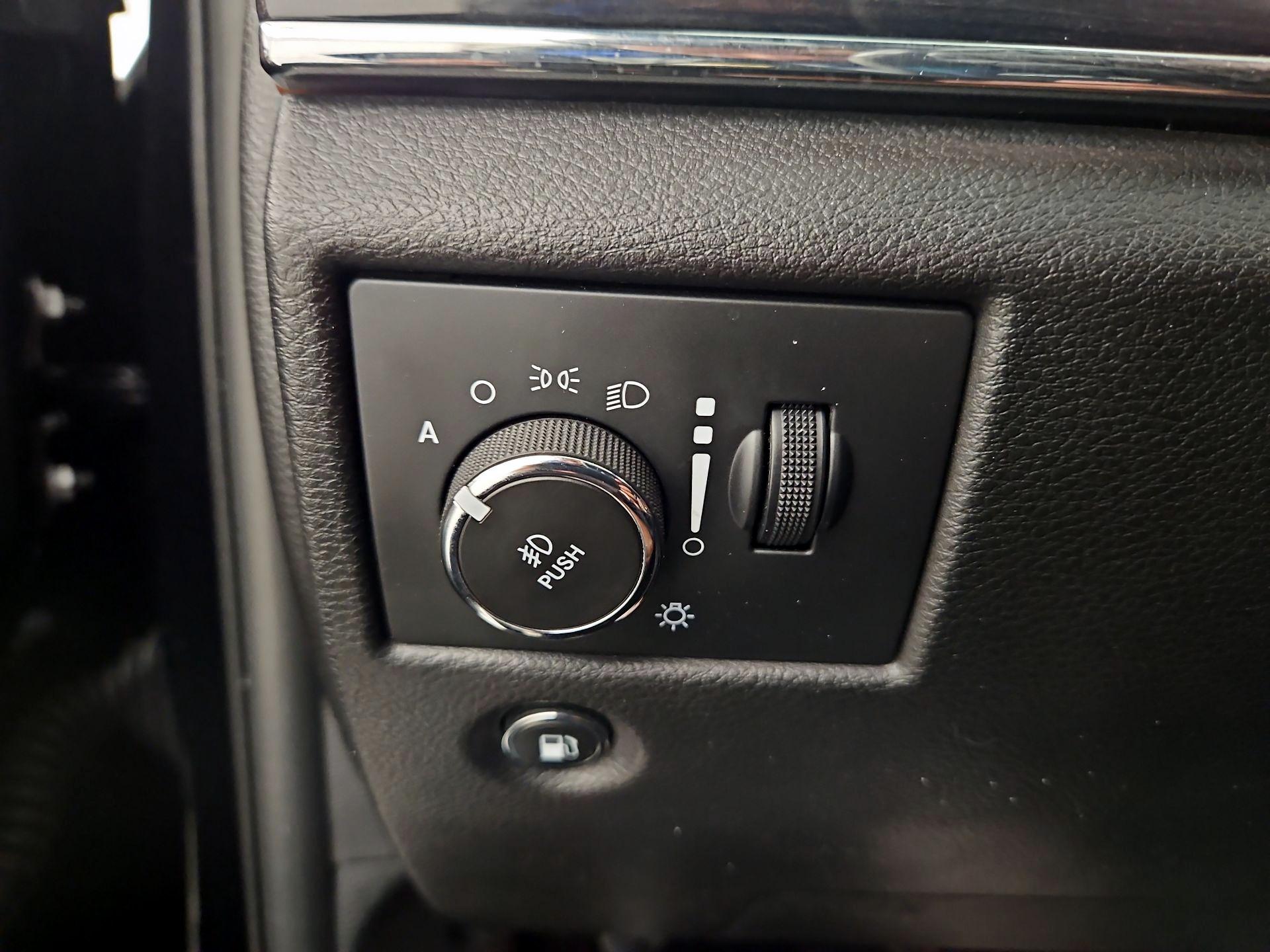 Thumbnail: 2020 Jeep Grand Cherokee - 13