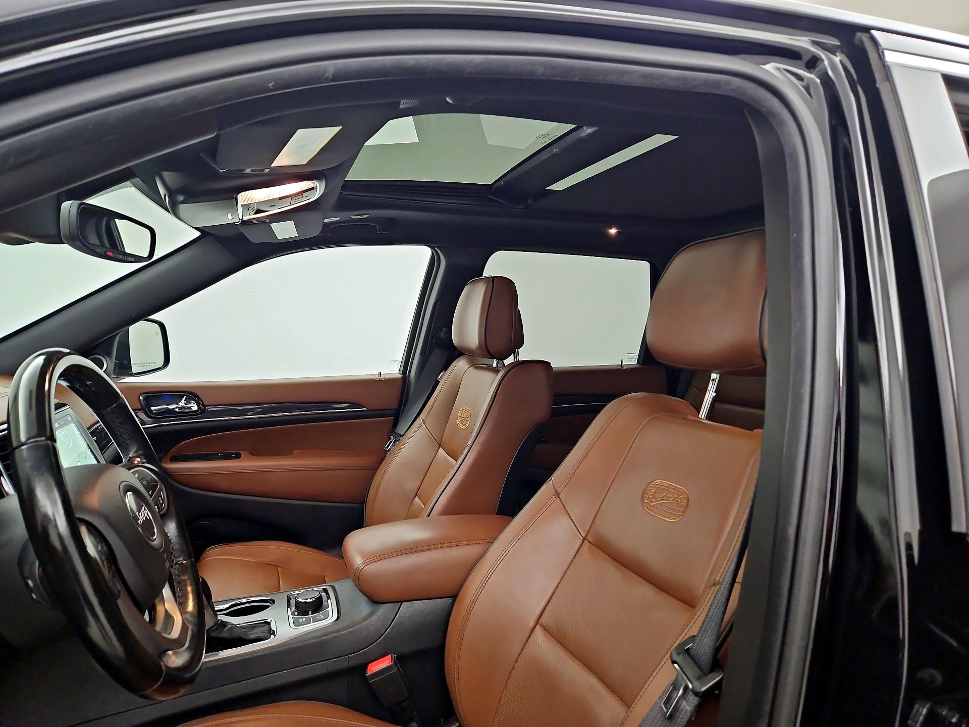 Thumbnail: 2020 Jeep Grand Cherokee - 20