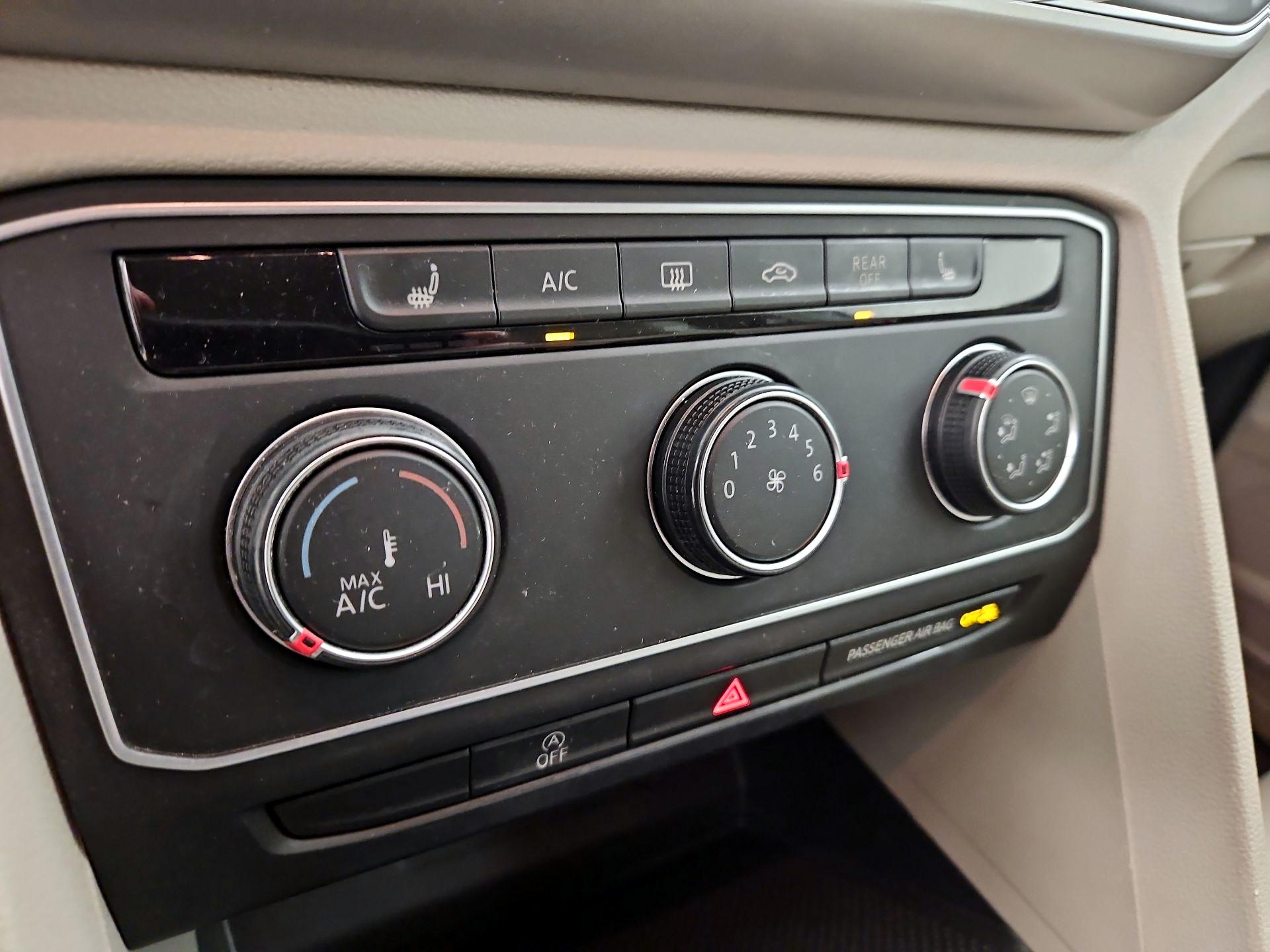 Thumbnail: 2018 Volkswagen Atlas - 16