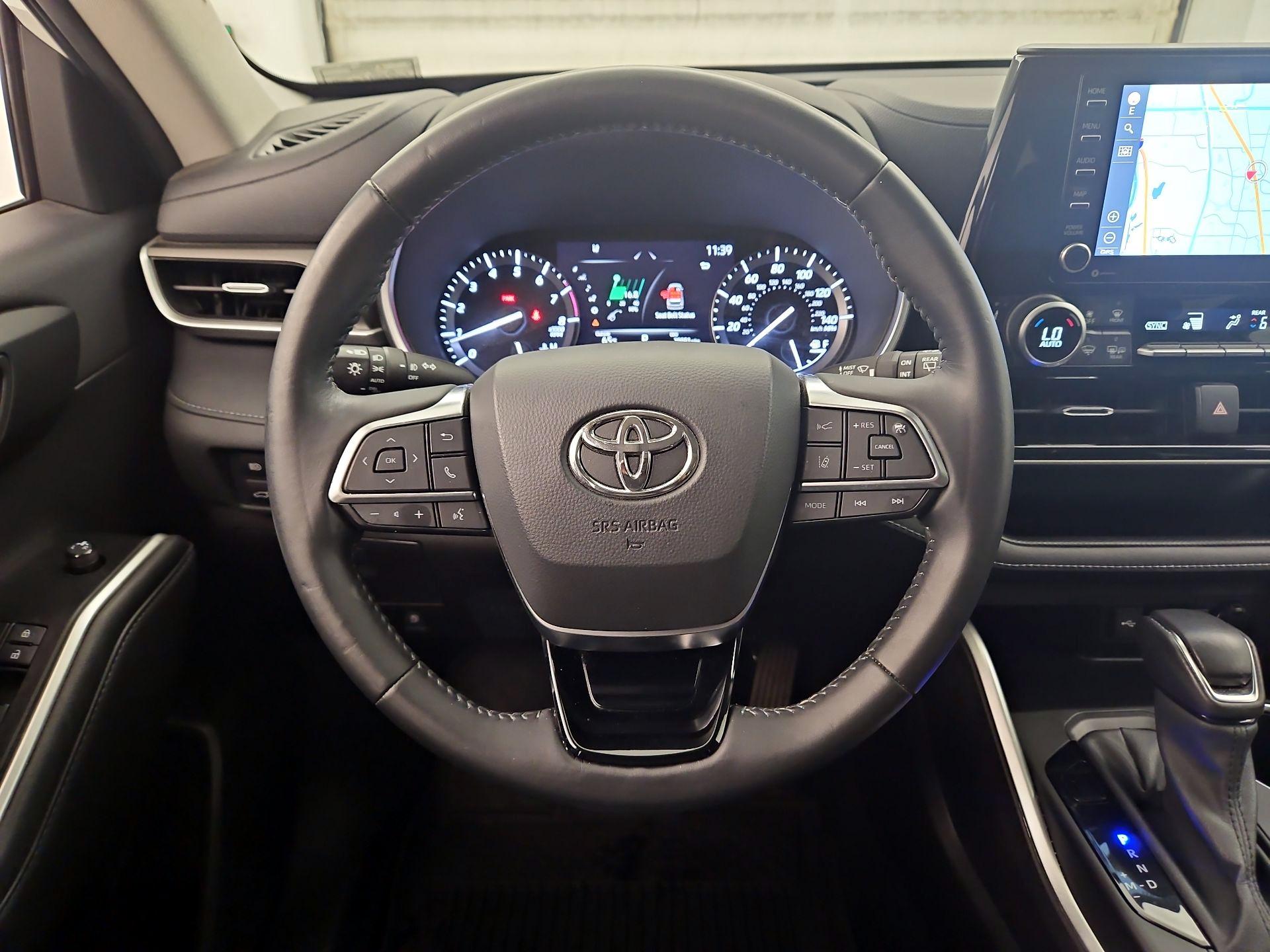 Thumbnail: 2021 Toyota Highlander - 10