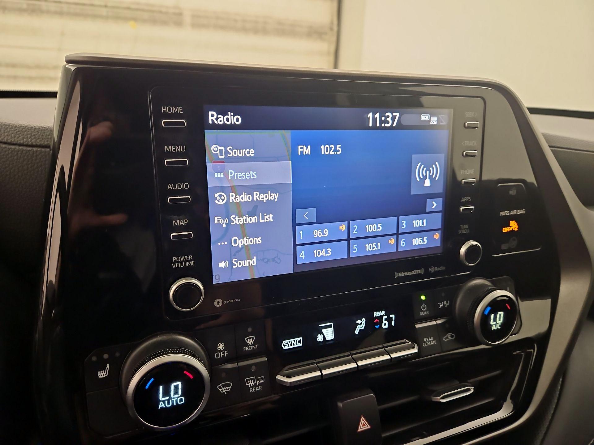 Thumbnail: 2021 Toyota Highlander - 16