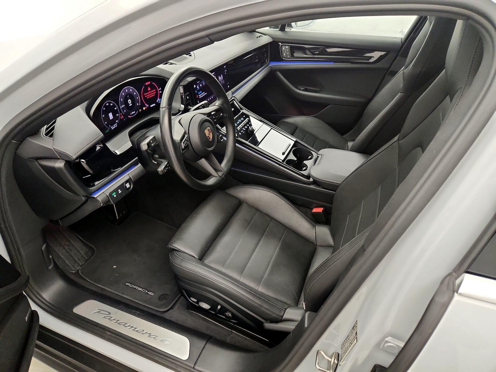 2025 Porsche Panamera 12