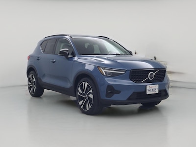2023 Volvo XC40 B5 Ultimate Dark Theme