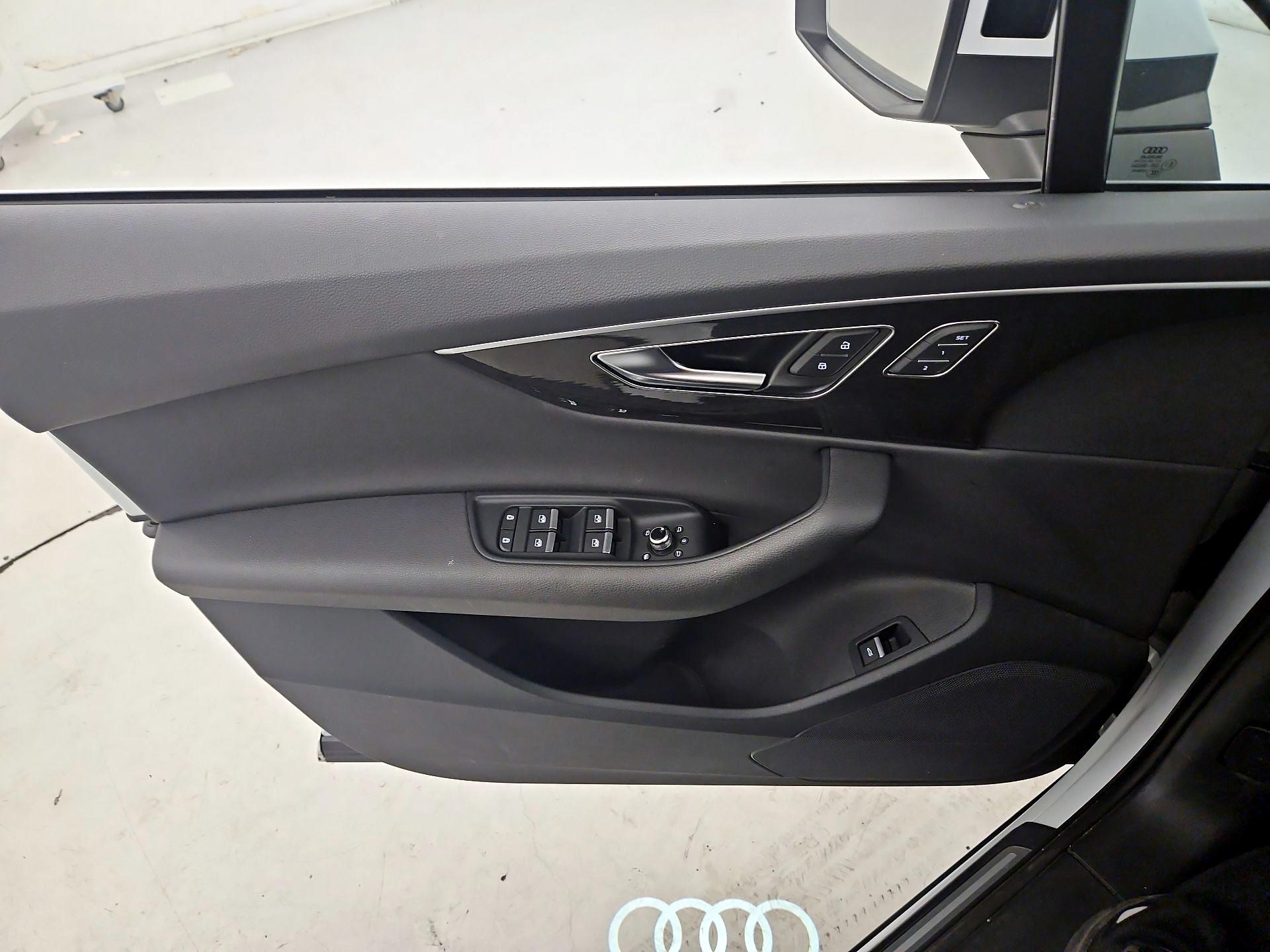 Thumbnail: 2021 Audi Q7 - 12