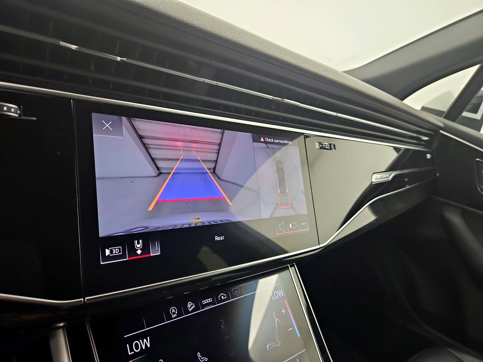 Thumbnail: 2021 Audi Q7 - 15