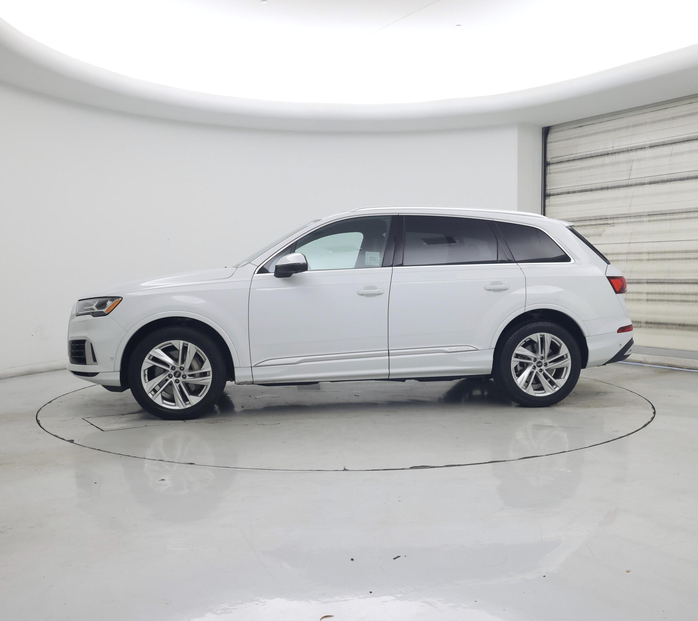 Thumbnail: 2021 Audi Q7 - 3