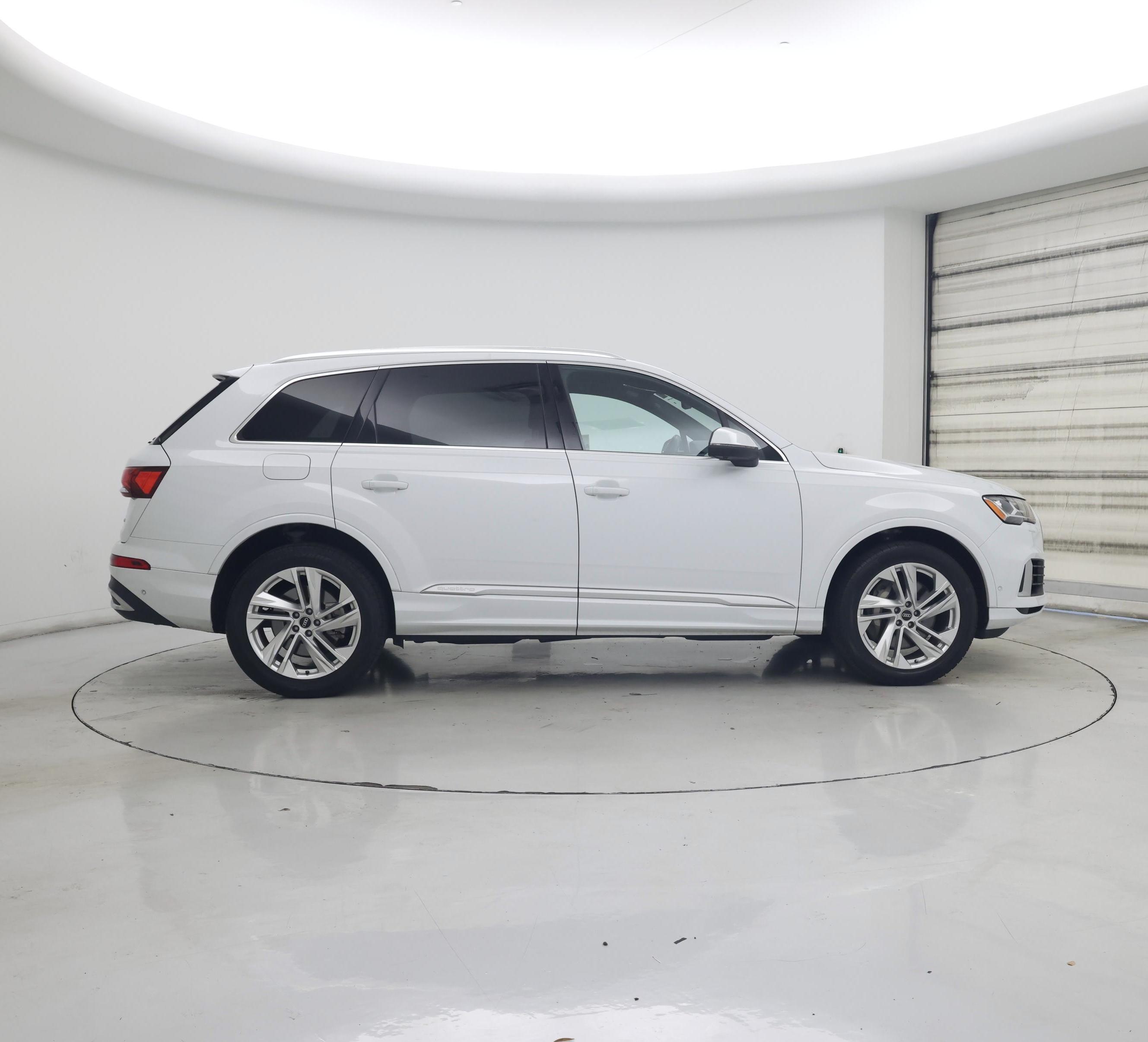 Thumbnail: 2021 Audi Q7 - 7