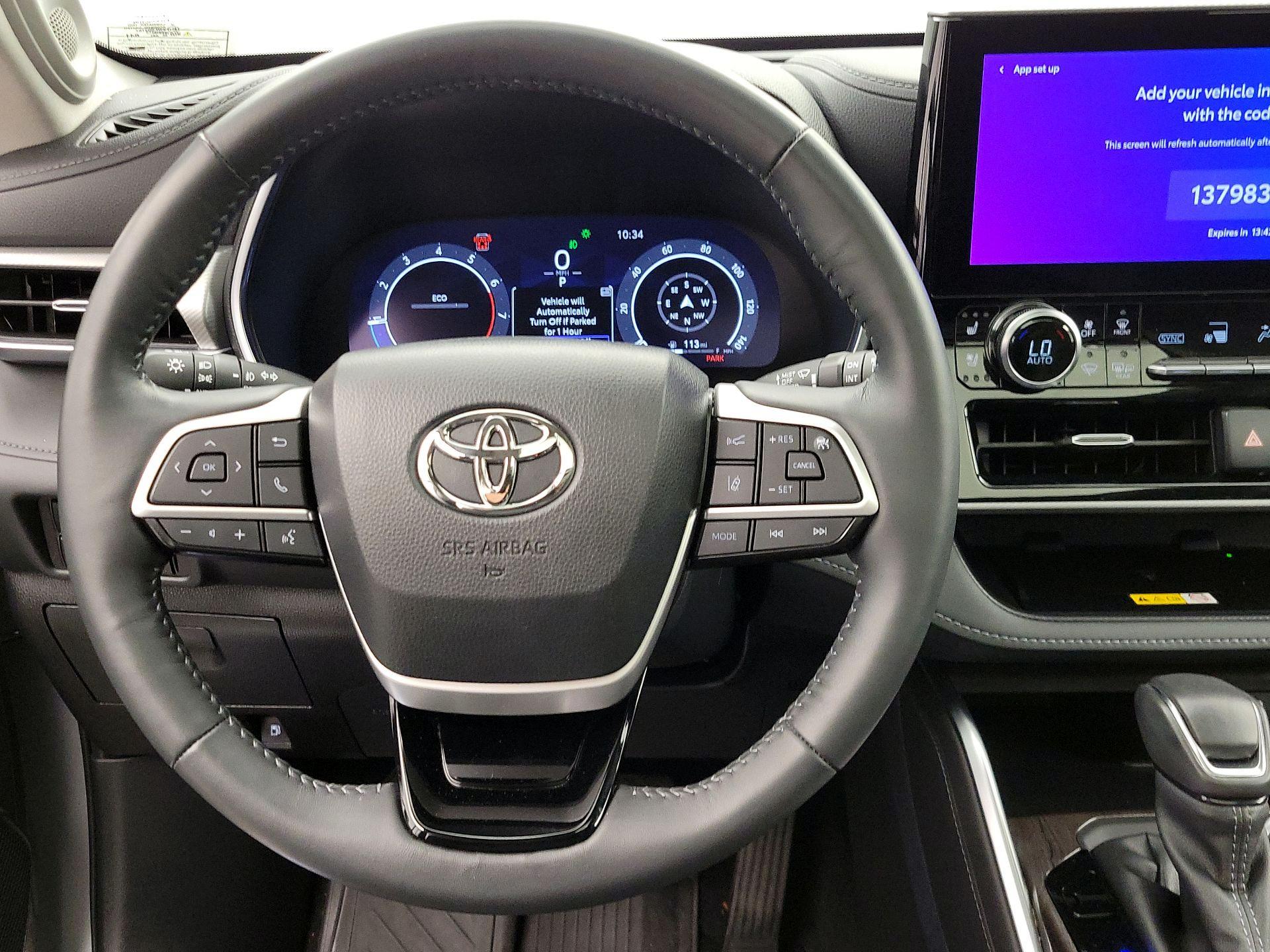 Thumbnail: 2024 Toyota Highlander - 10