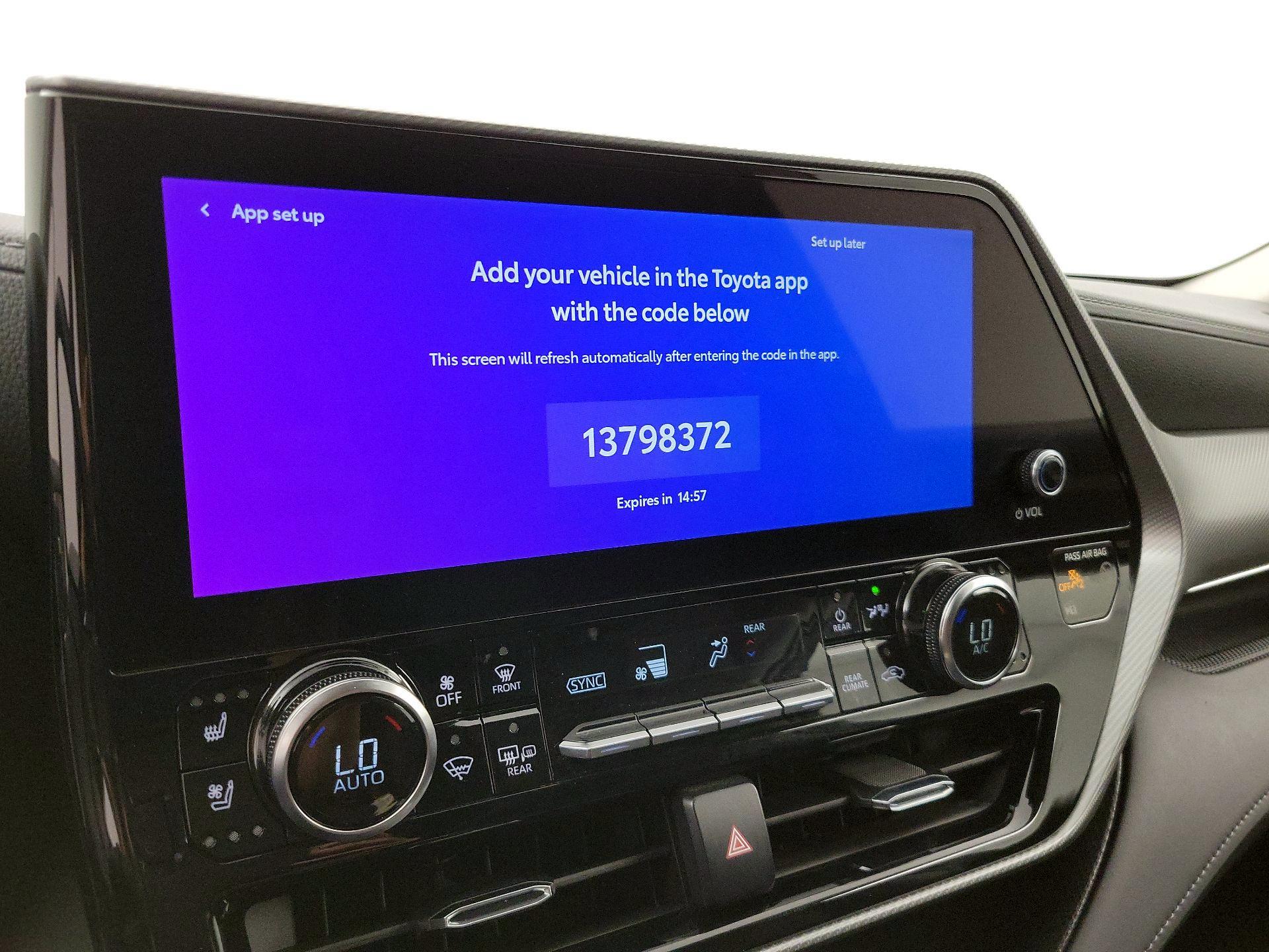 Thumbnail: 2024 Toyota Highlander - 15