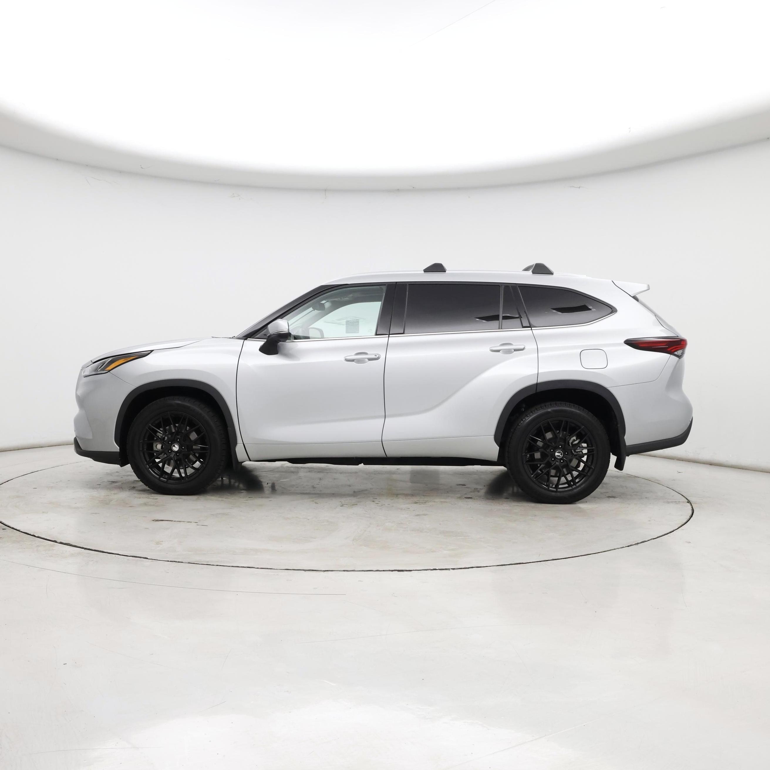 Thumbnail: 2024 Toyota Highlander - 3