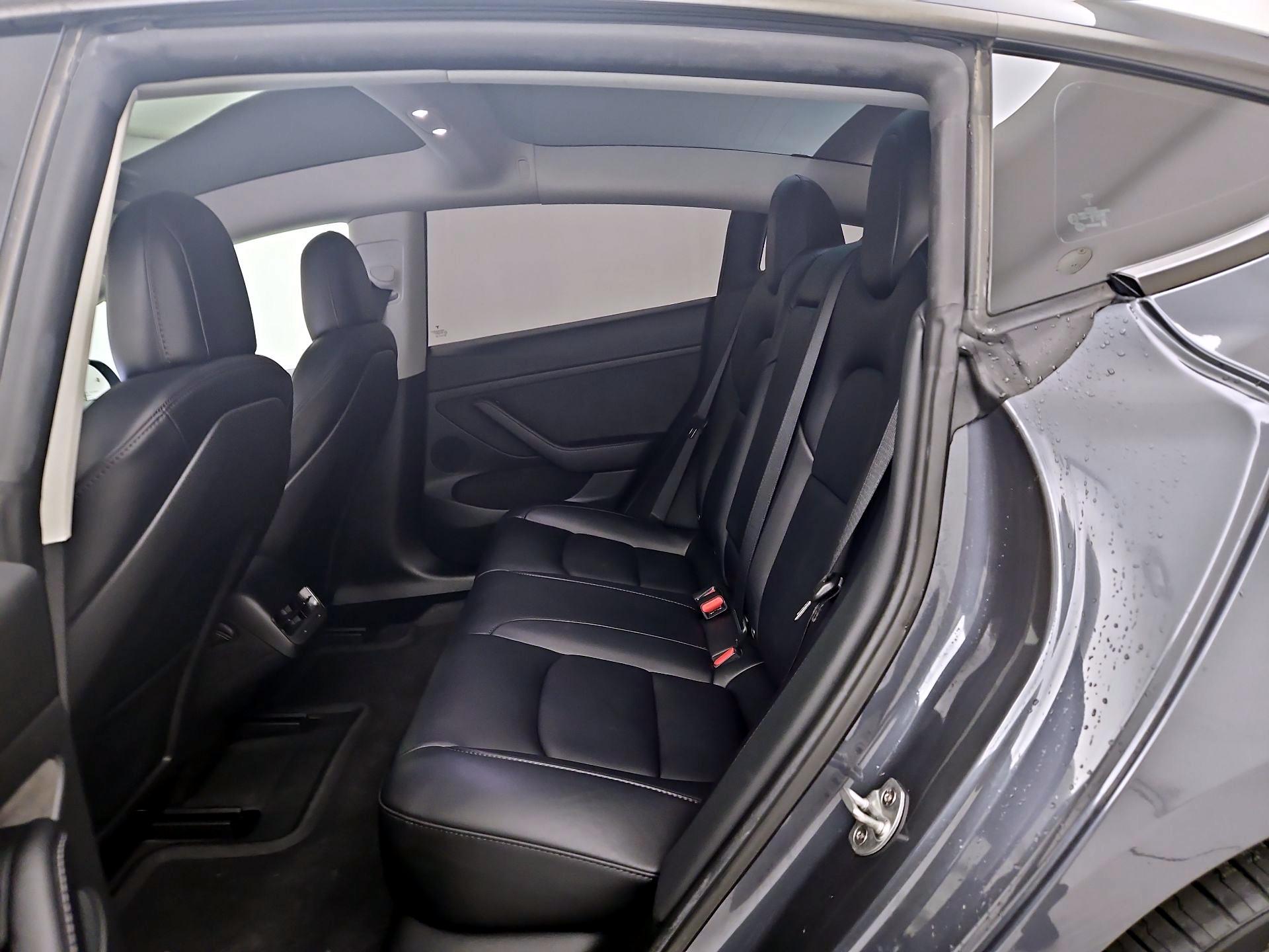 Thumbnail: 2023 Tesla Model 3 - 19