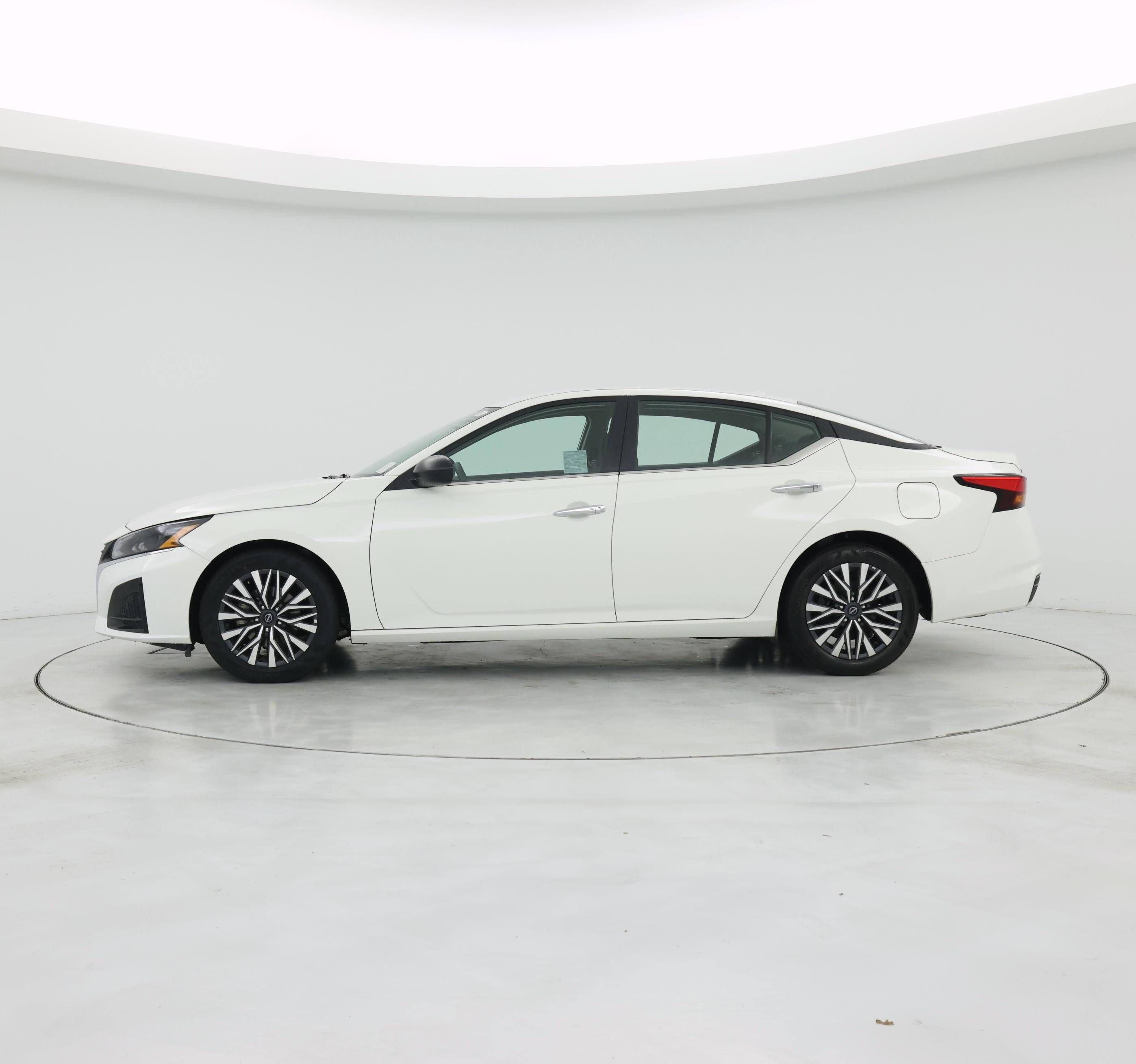 Thumbnail: 2025 Nissan Altima - 3