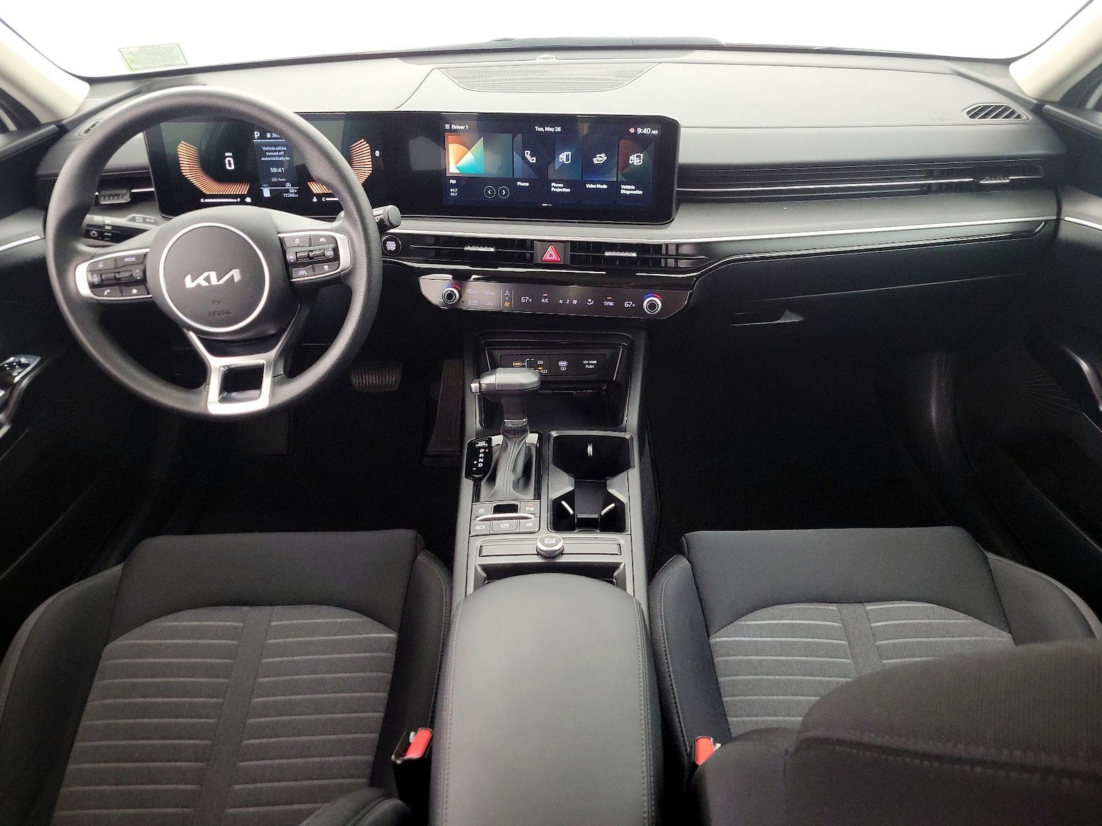 2025 Kia K5 LXS - Photo 10