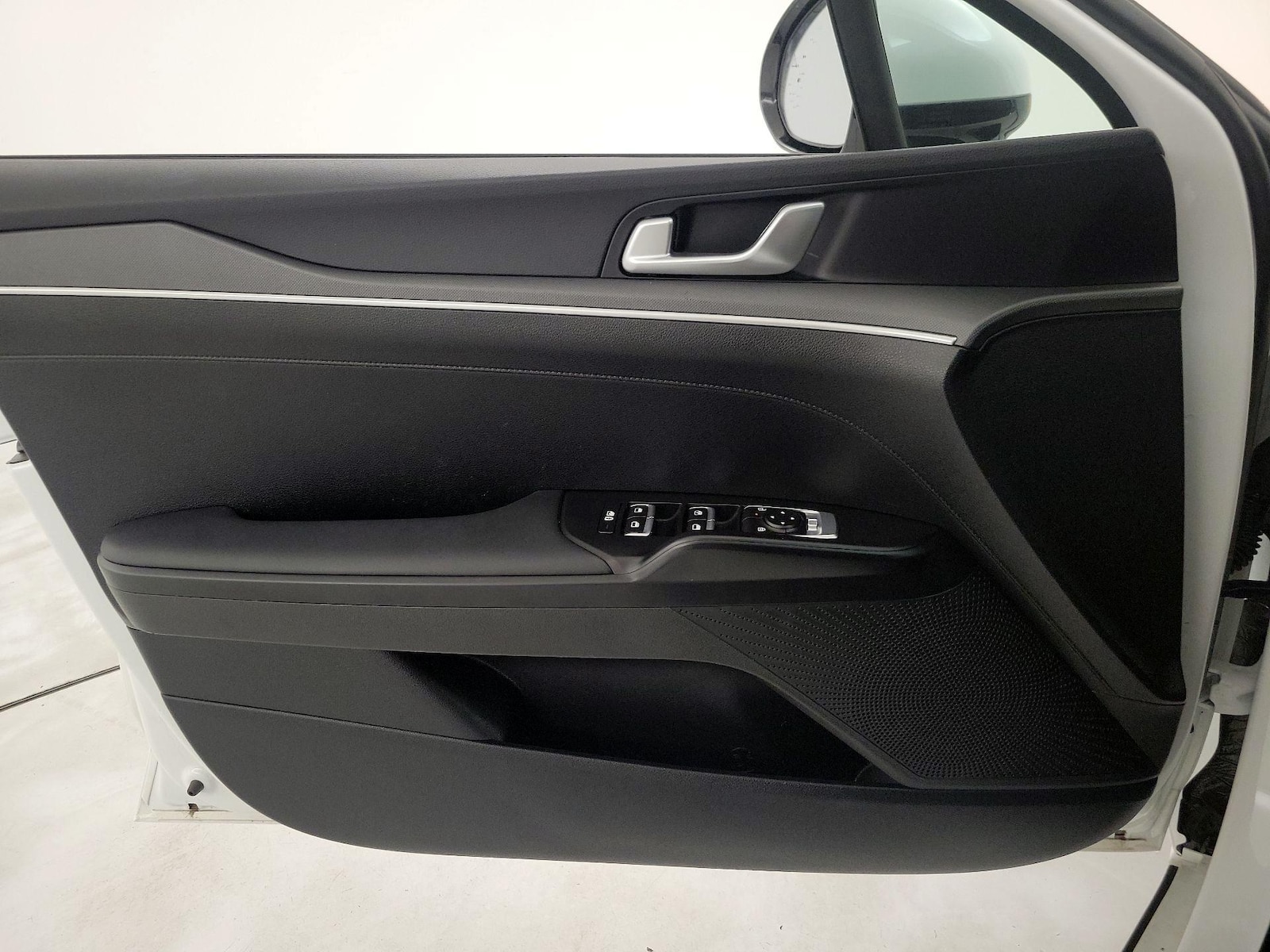 2025 Kia K5 LXS - Photo 13