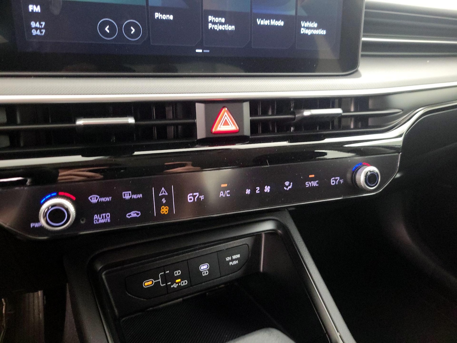 2025 Kia K5 LXS - Photo 17