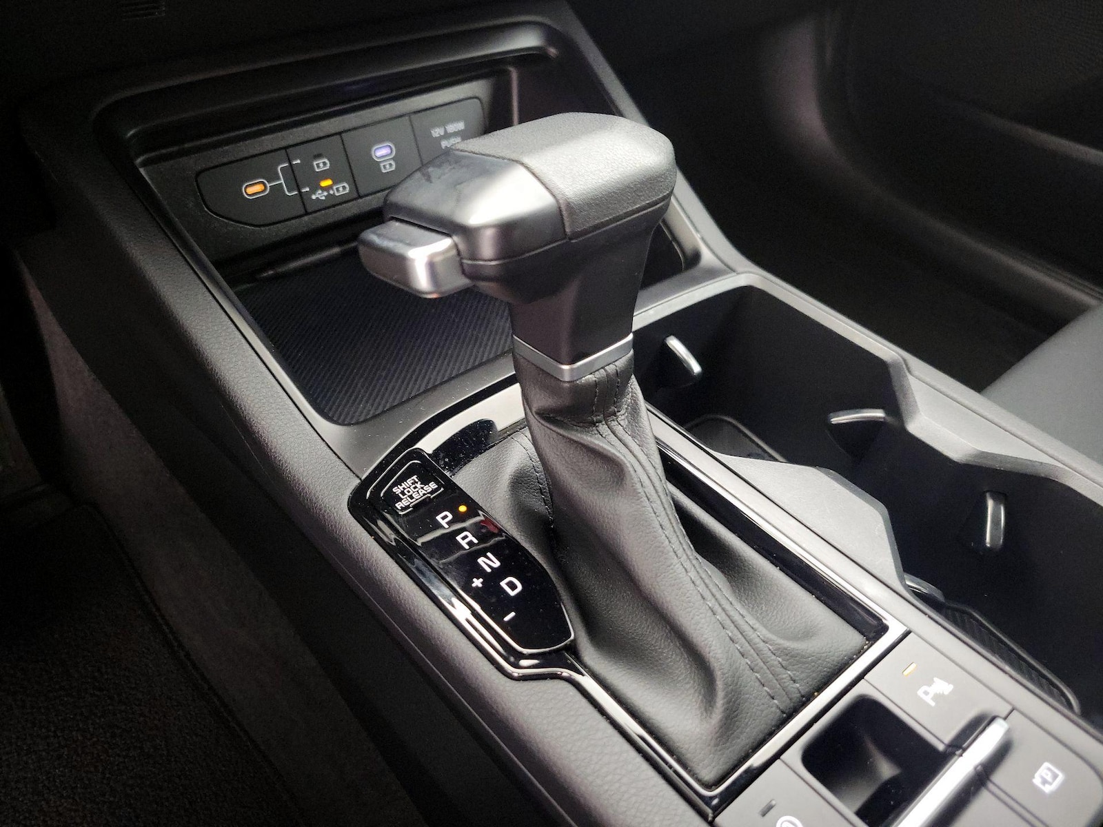 2025 Kia K5 LXS - Photo 18