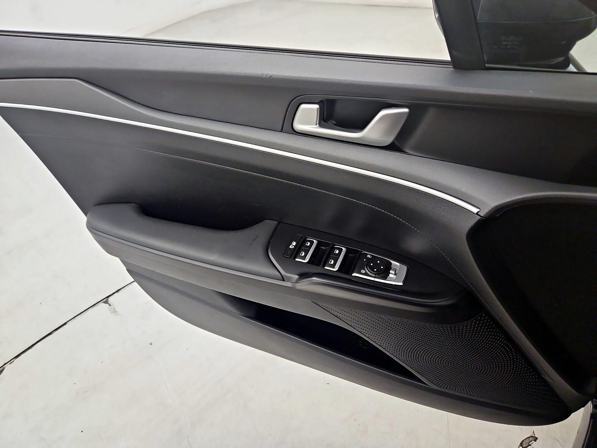 Thumbnail: 2025 Kia K5 - 12