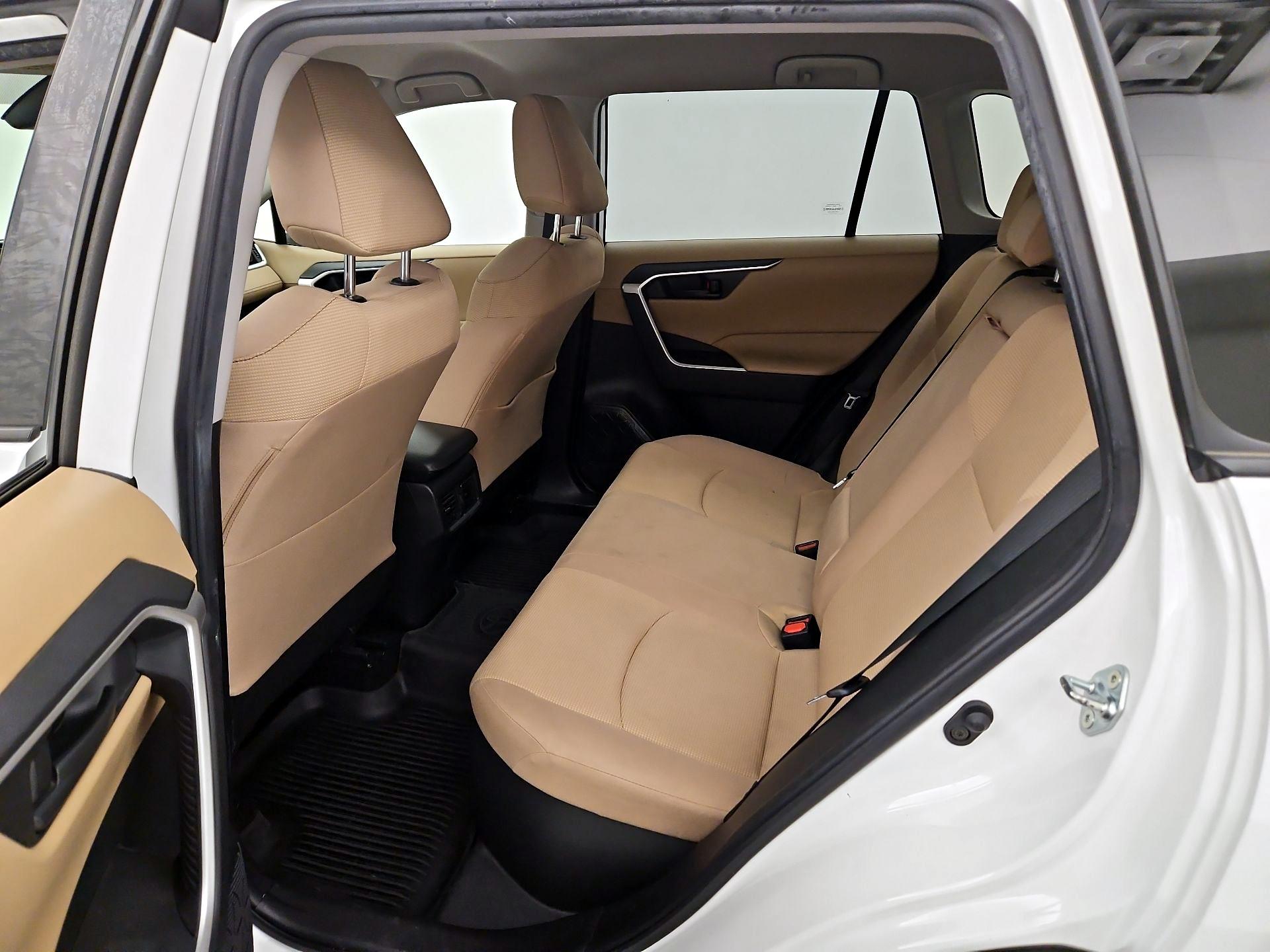 Thumbnail: 2022 Toyota RAV4 - 18