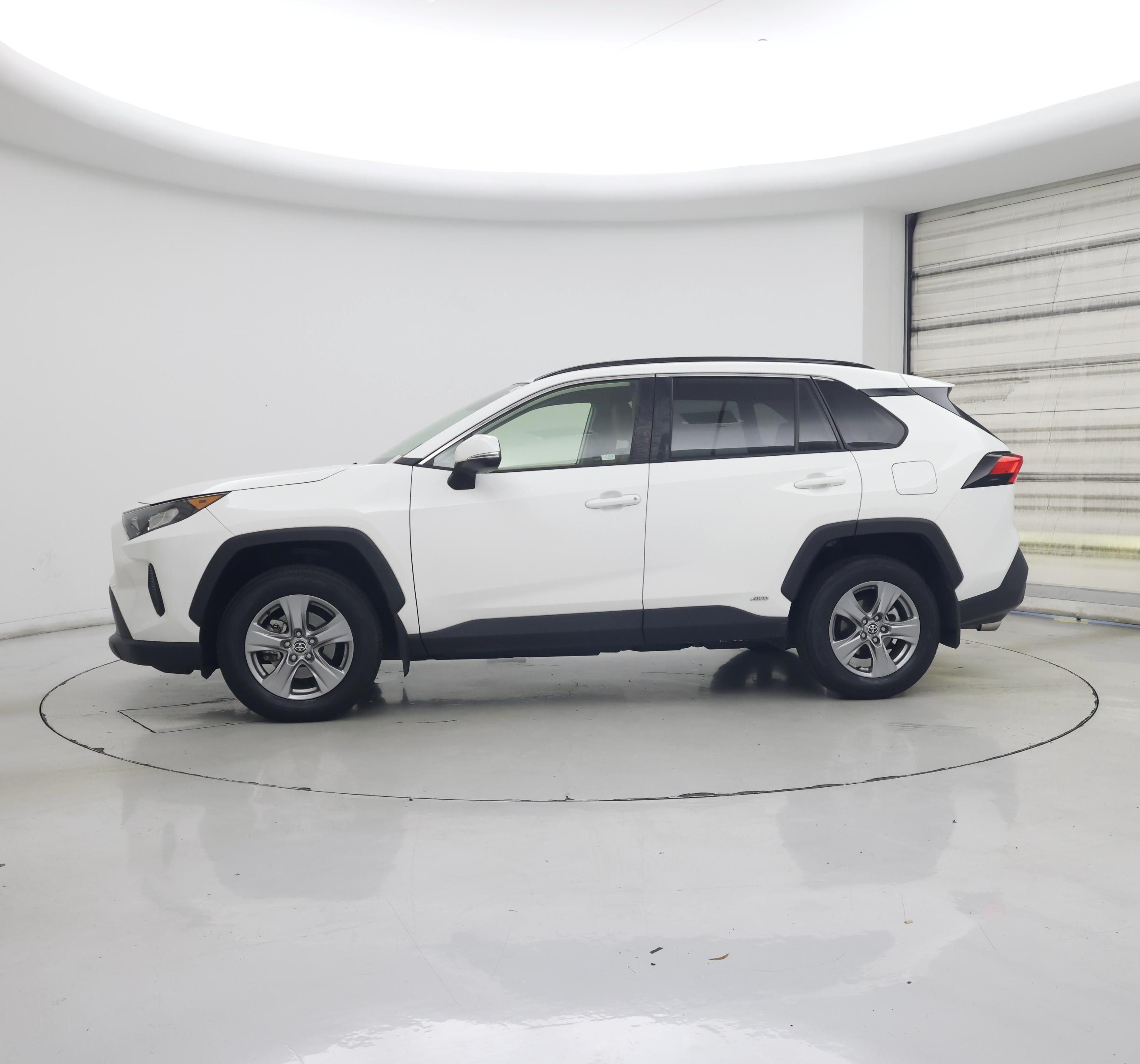 Thumbnail: 2022 Toyota RAV4 - 3