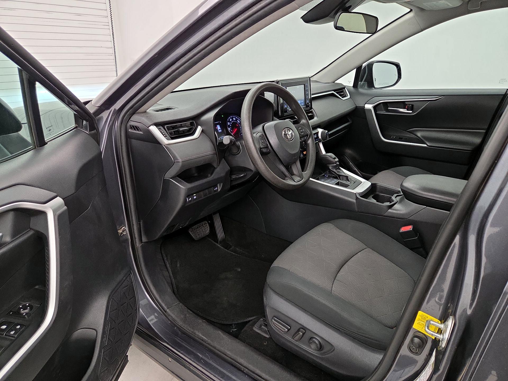 Thumbnail: 2019 Toyota RAV4 - 11
