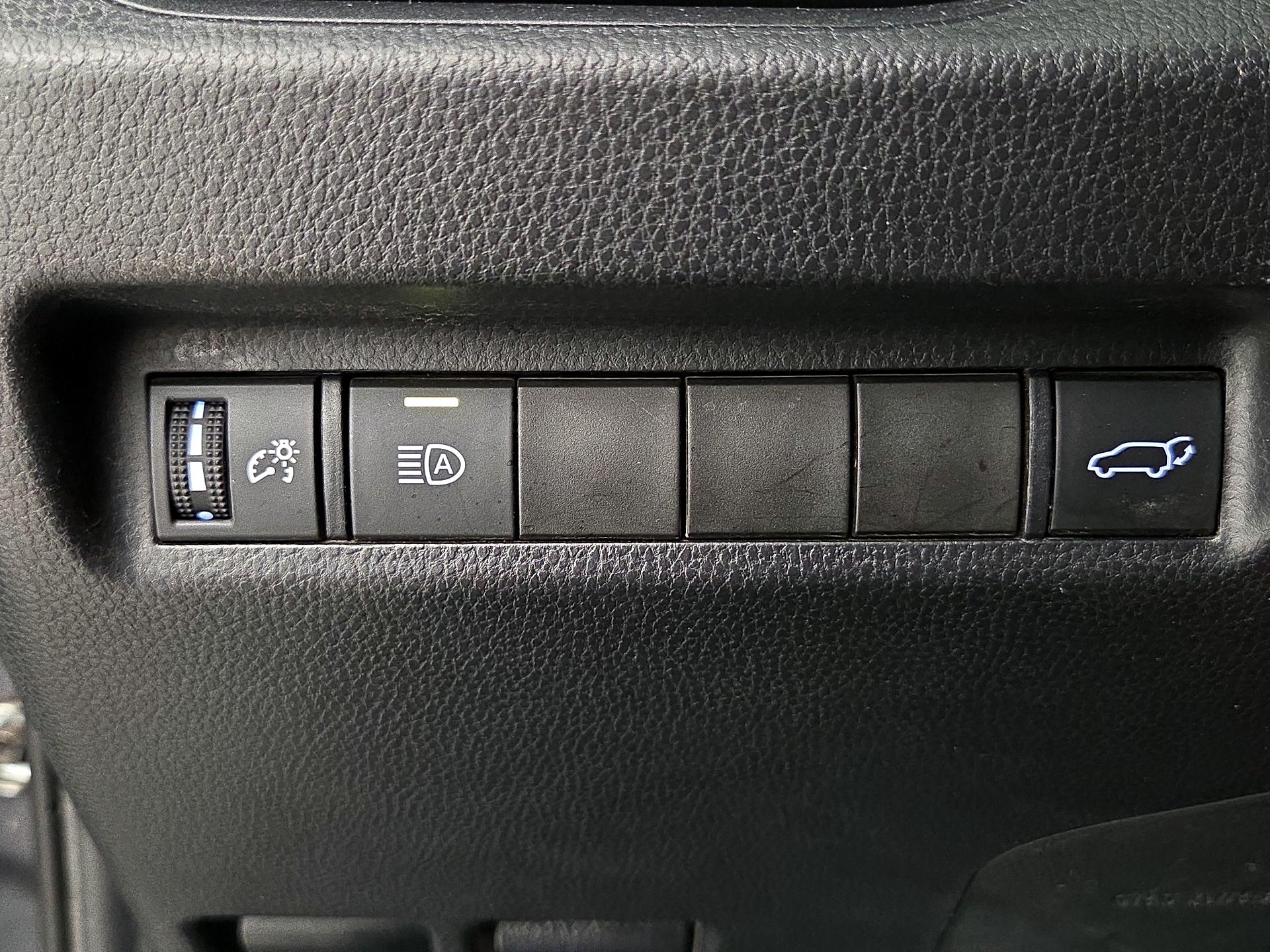 Thumbnail: 2019 Toyota RAV4 - 13