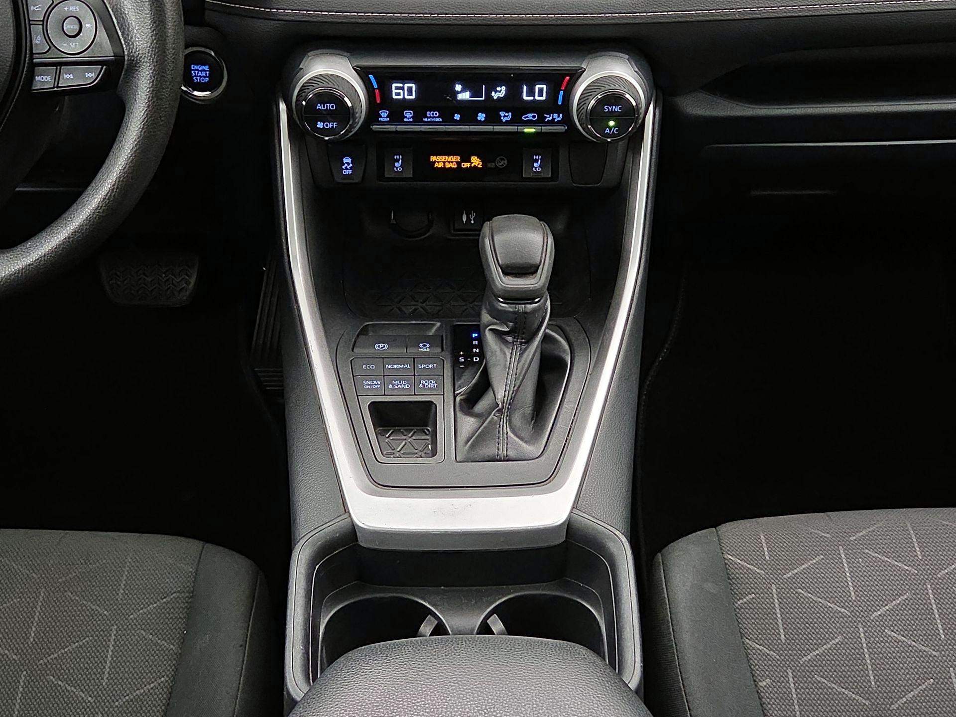 Thumbnail: 2019 Toyota RAV4 - 17