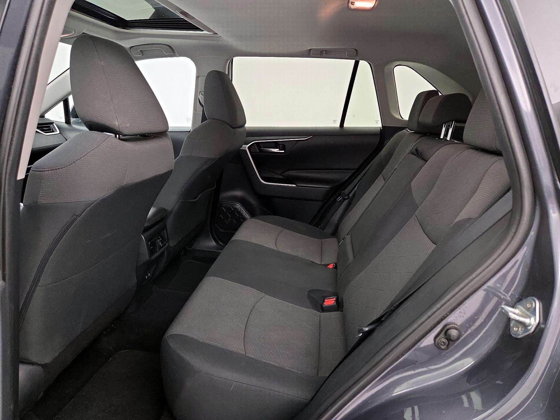 Thumbnail: 2019 Toyota RAV4 - 20