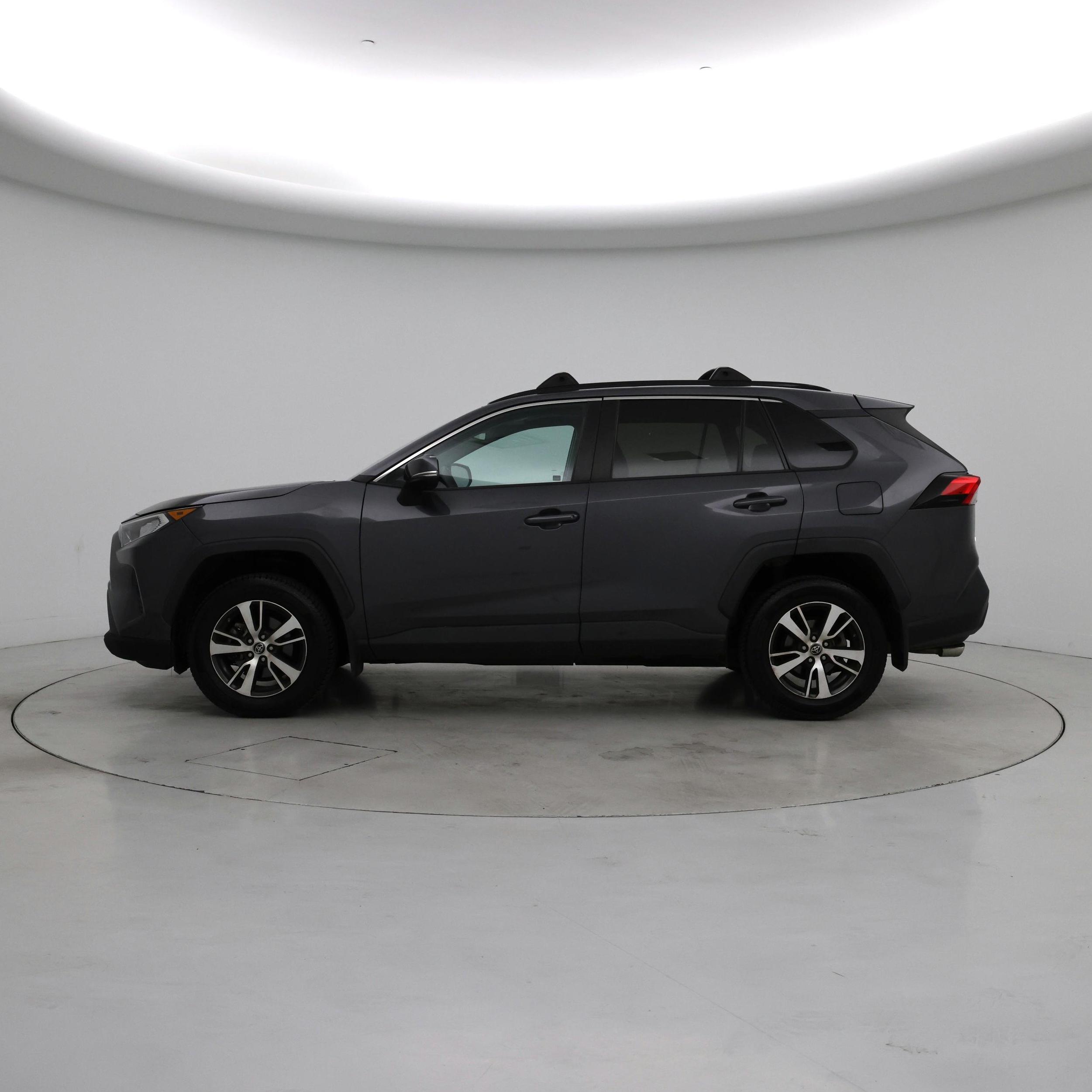 Thumbnail: 2019 Toyota RAV4 - 3