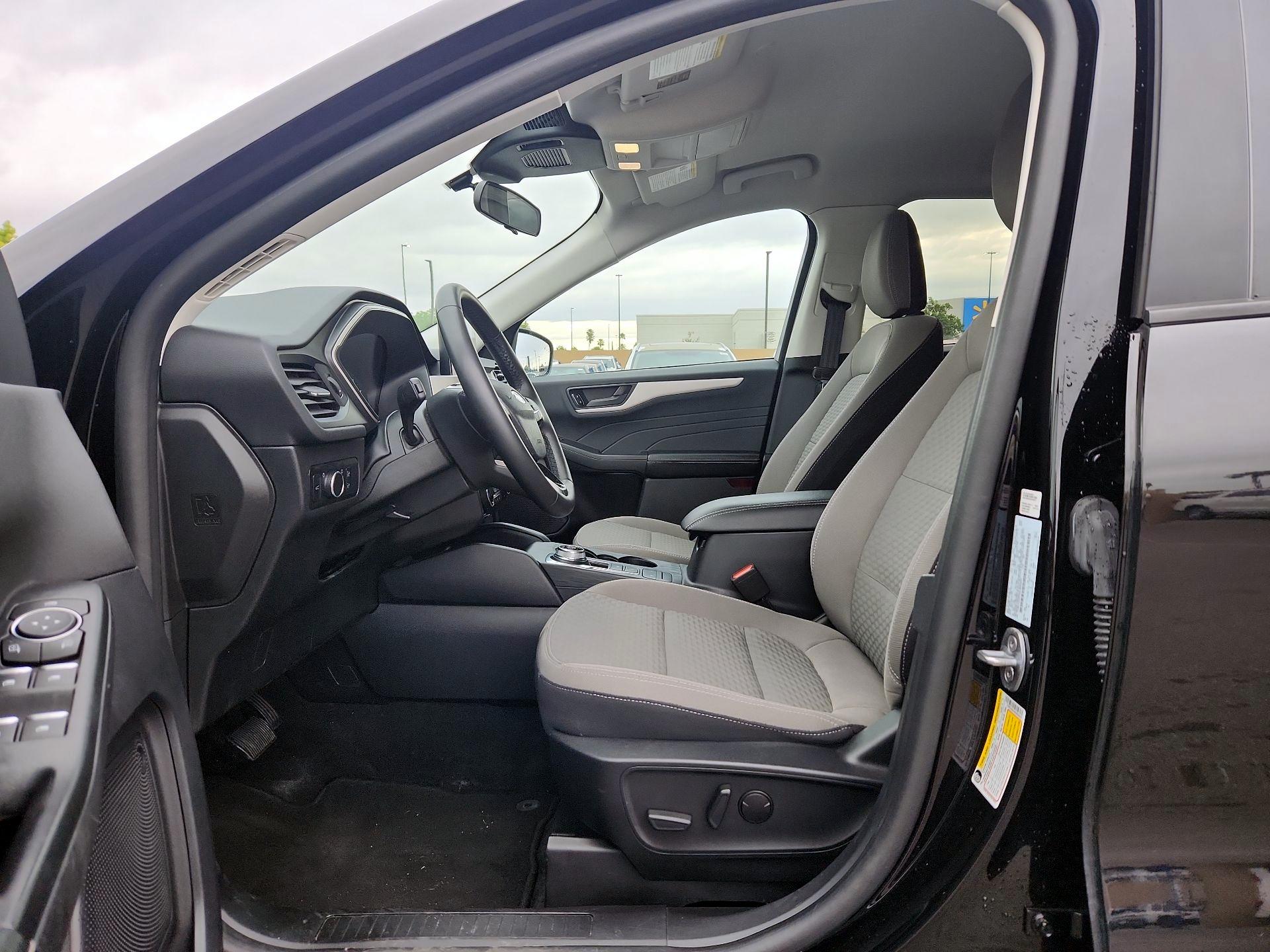 Thumbnail: 2022 Ford Escape - 9