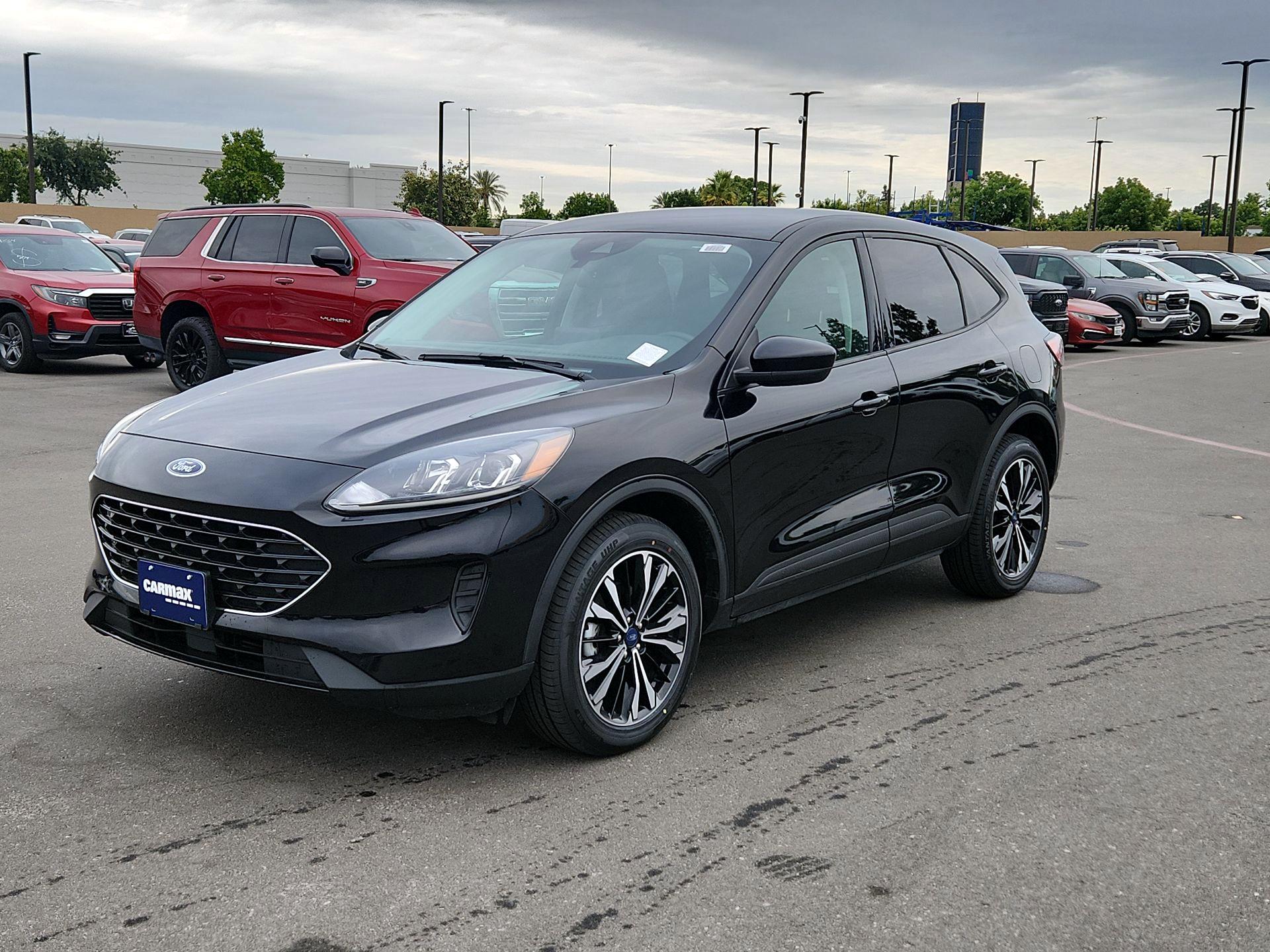 Thumbnail: 2022 Ford Escape - 3