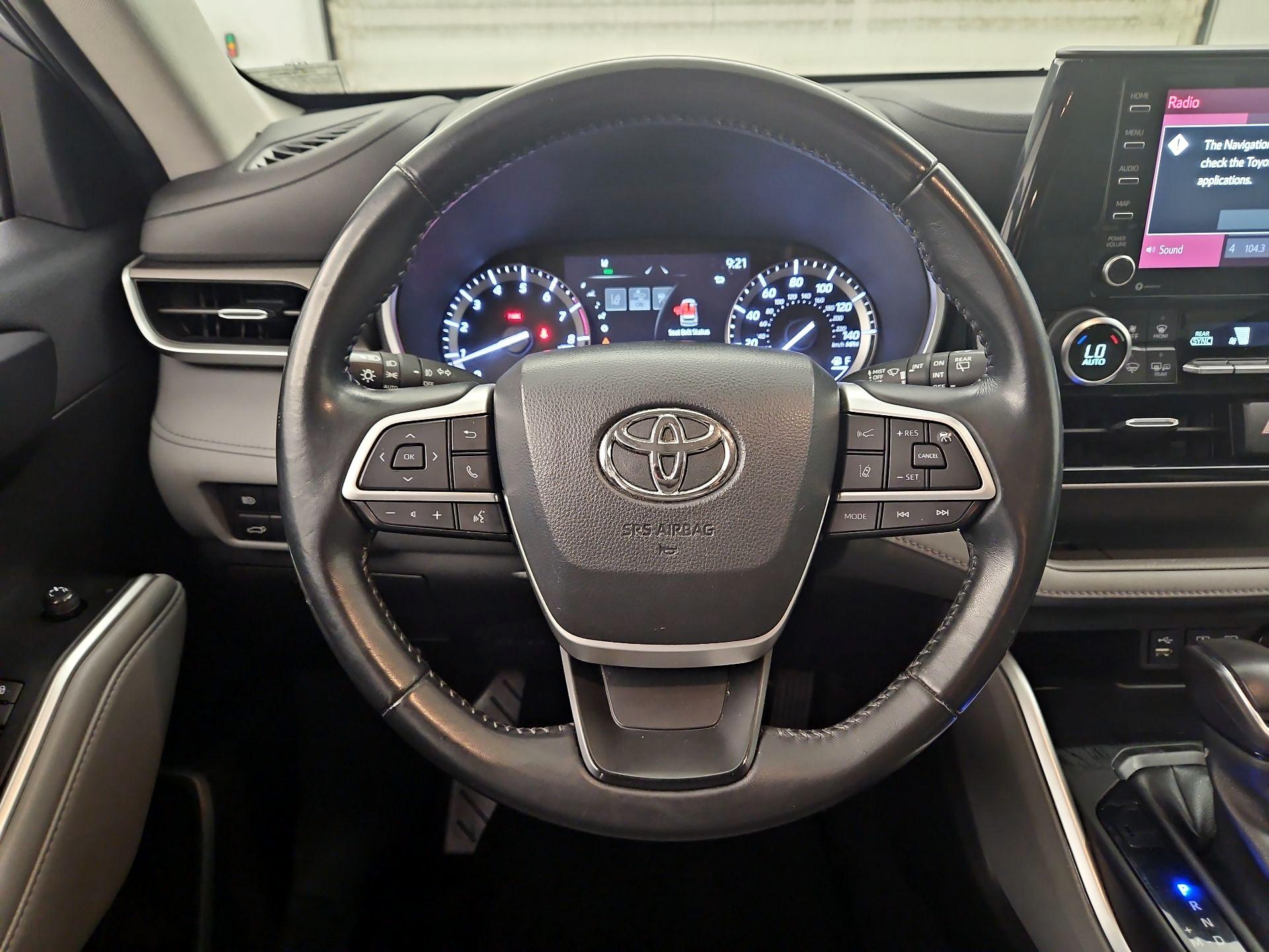 Thumbnail: 2022 Toyota Highlander - 10