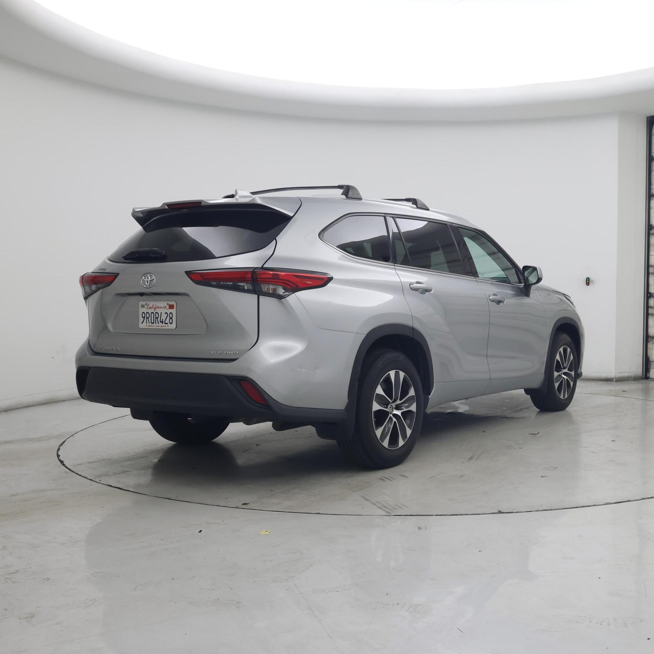 Thumbnail: 2022 Toyota Highlander - 8