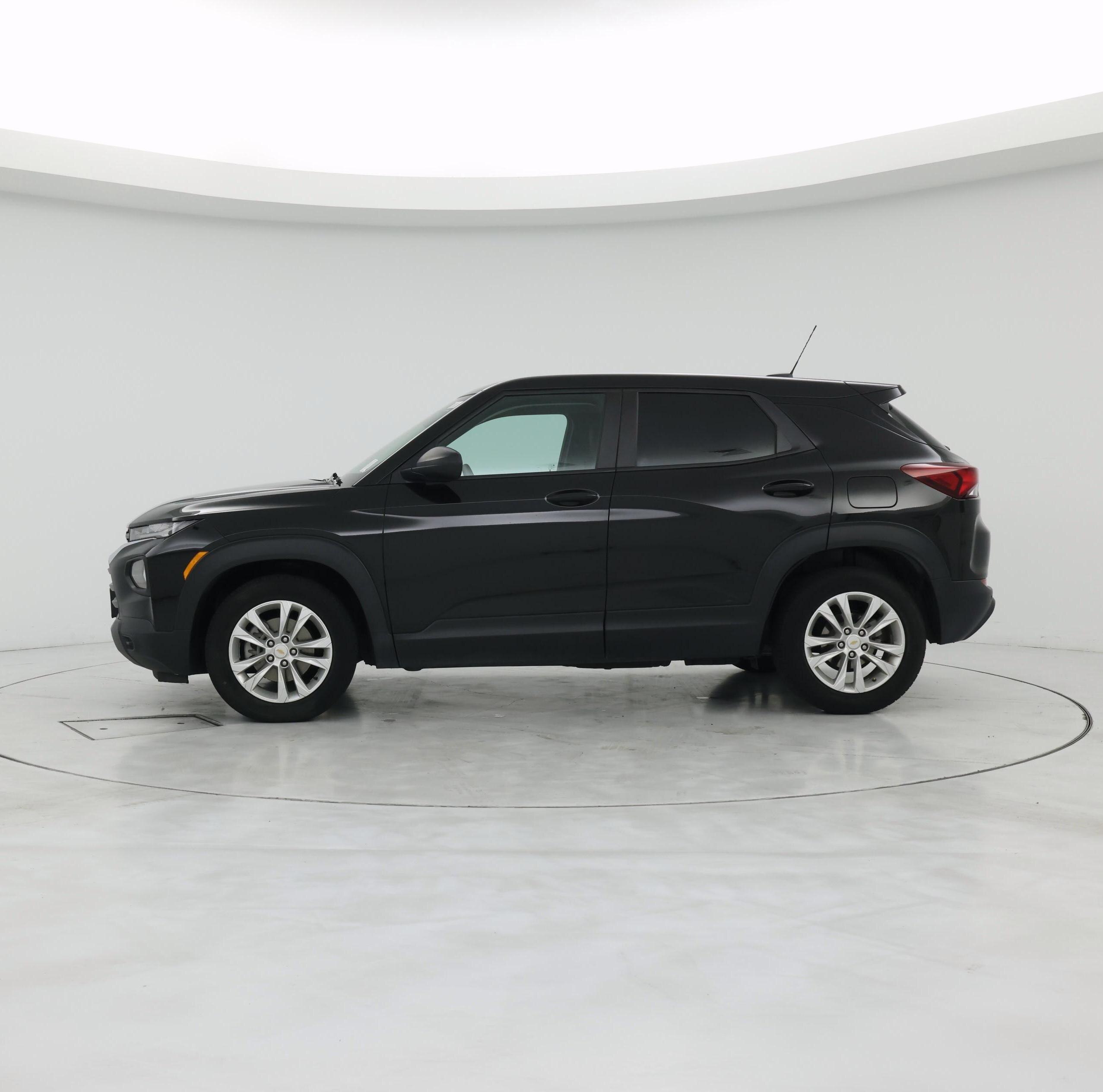 Thumbnail: 2023 Chevrolet TrailBlazer - 3